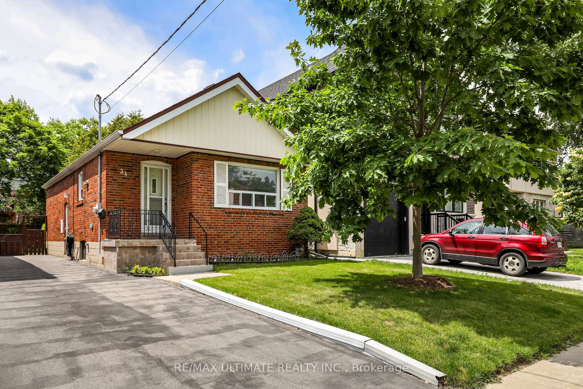 34 Doris Drive, Toronto, ON M4B 3C8