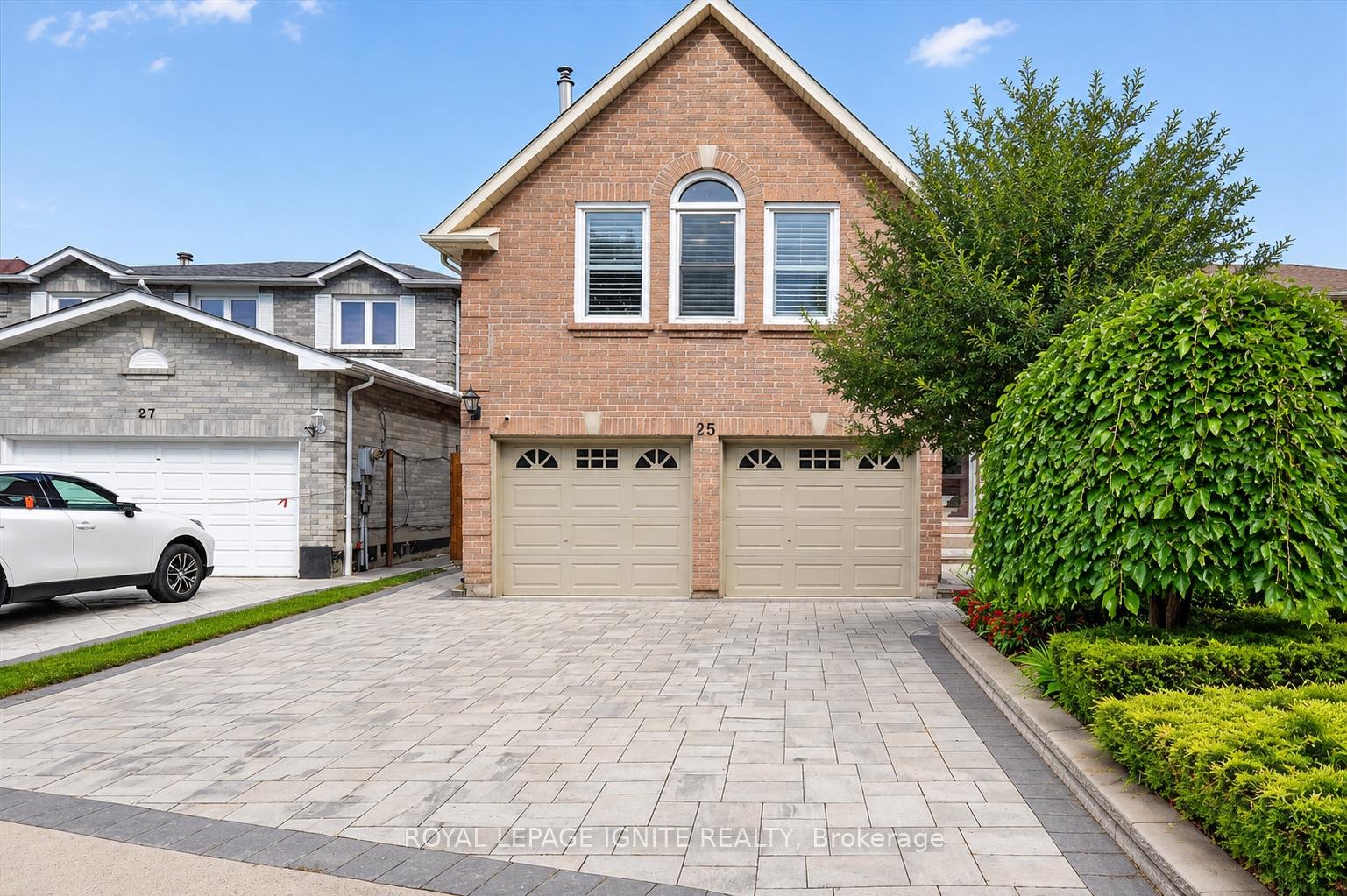 25 Valley Centre Drive, Toronto, ON M1X 1K9