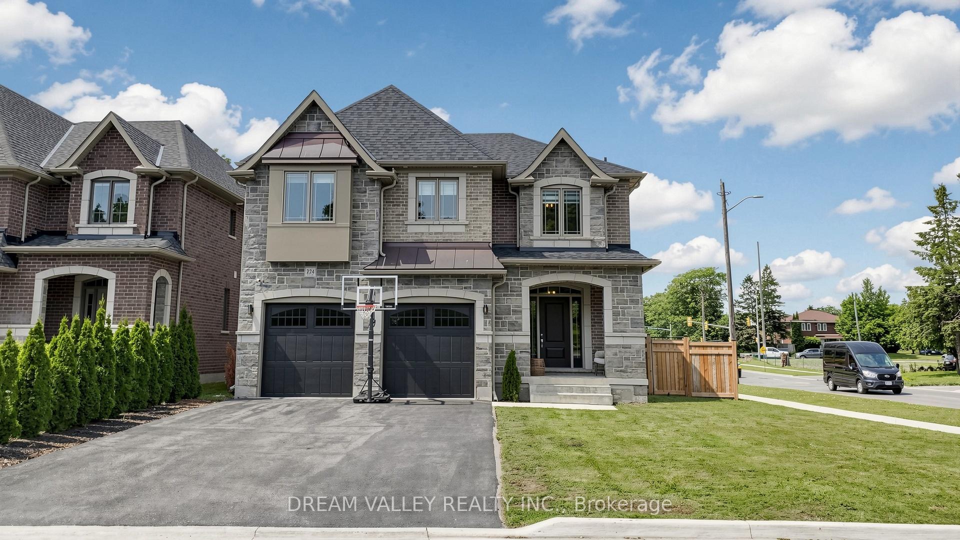 224 Severn Street, Oshawa, ON L1J 8H7