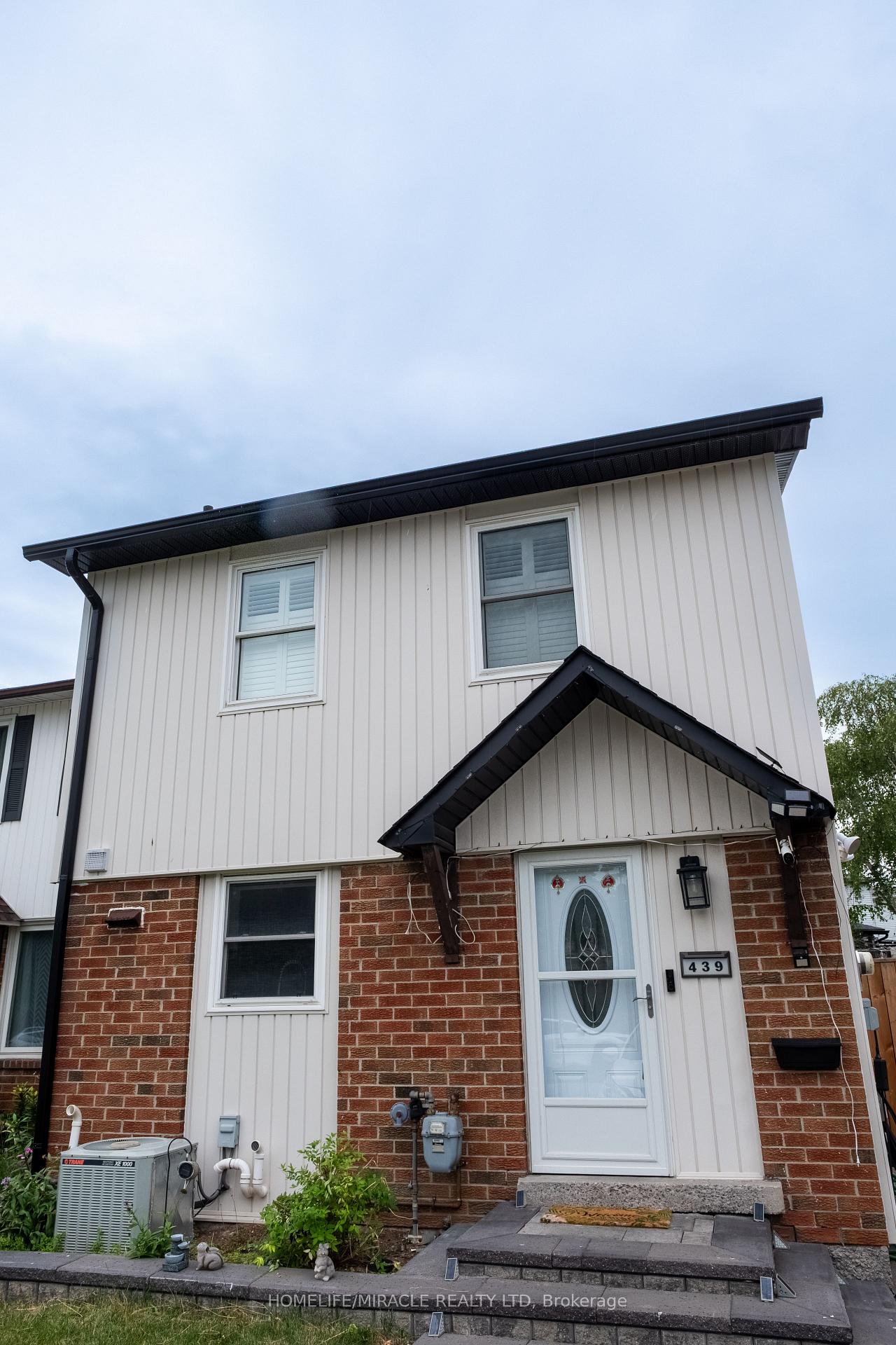 439 Bristol Crescent, Oshawa, ON L1J 6M4