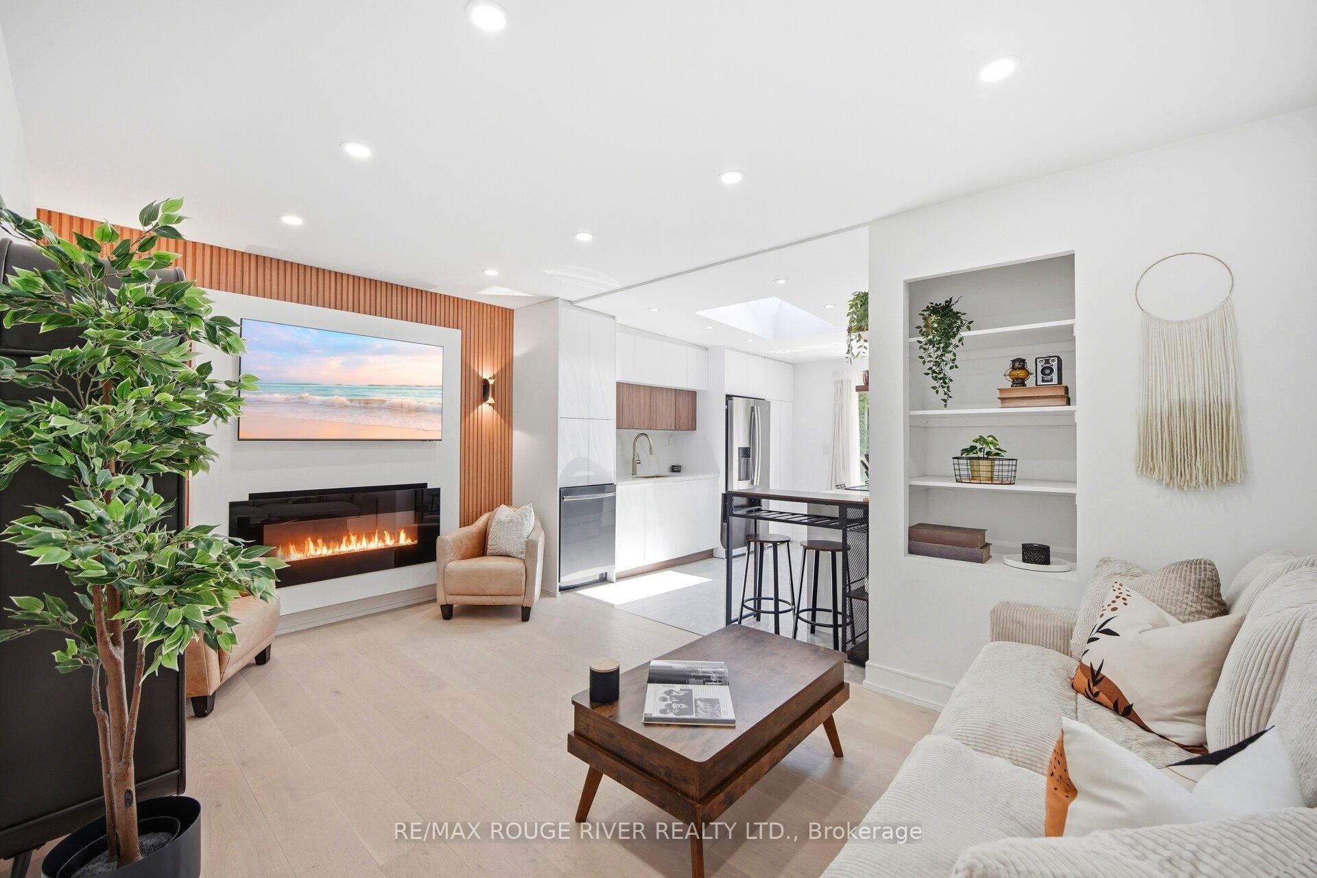243 Quebec Street, Oshawa, ON L1J 1Y3