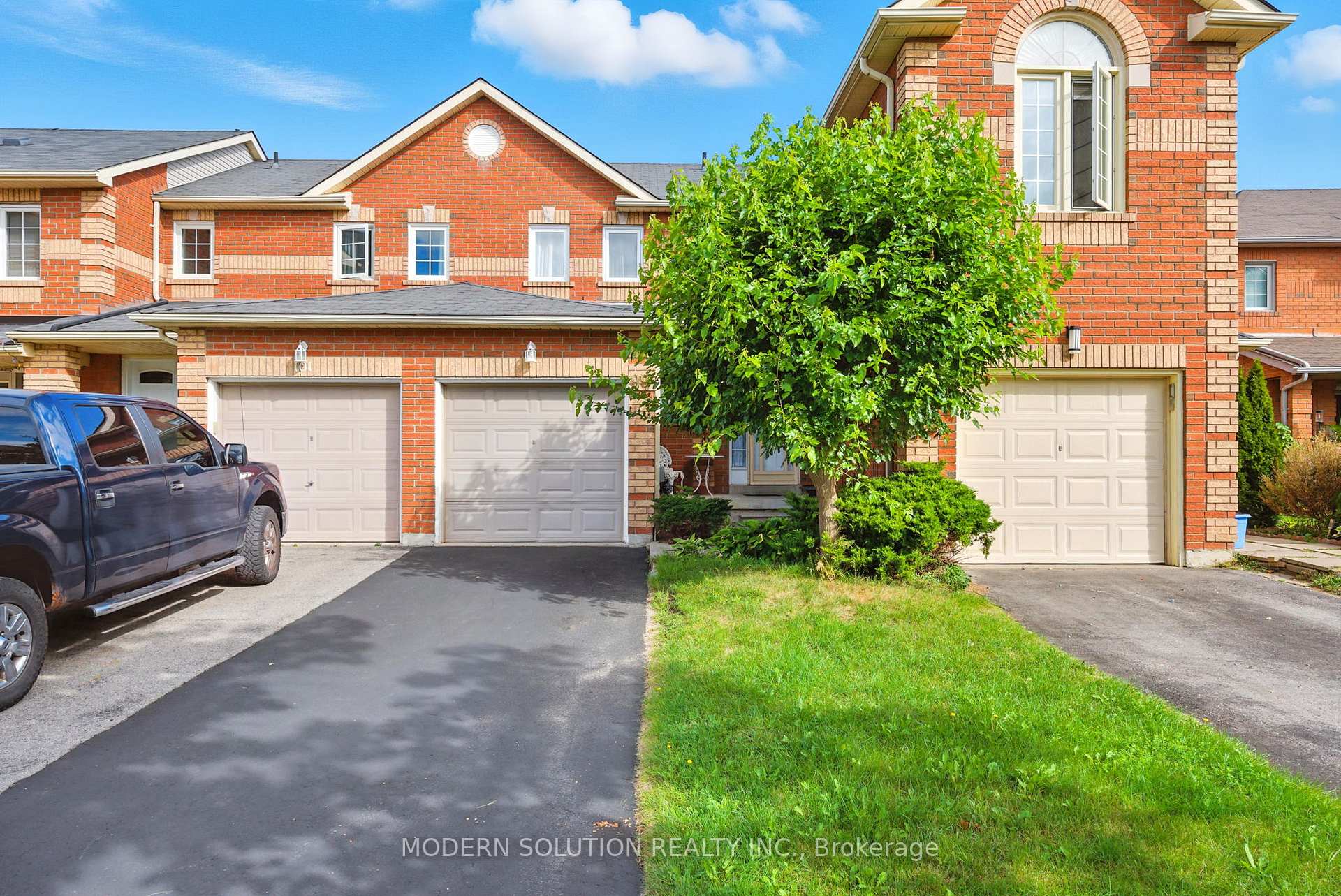 99 Creekwood Crescent, Whitby, ON L1R 2K1