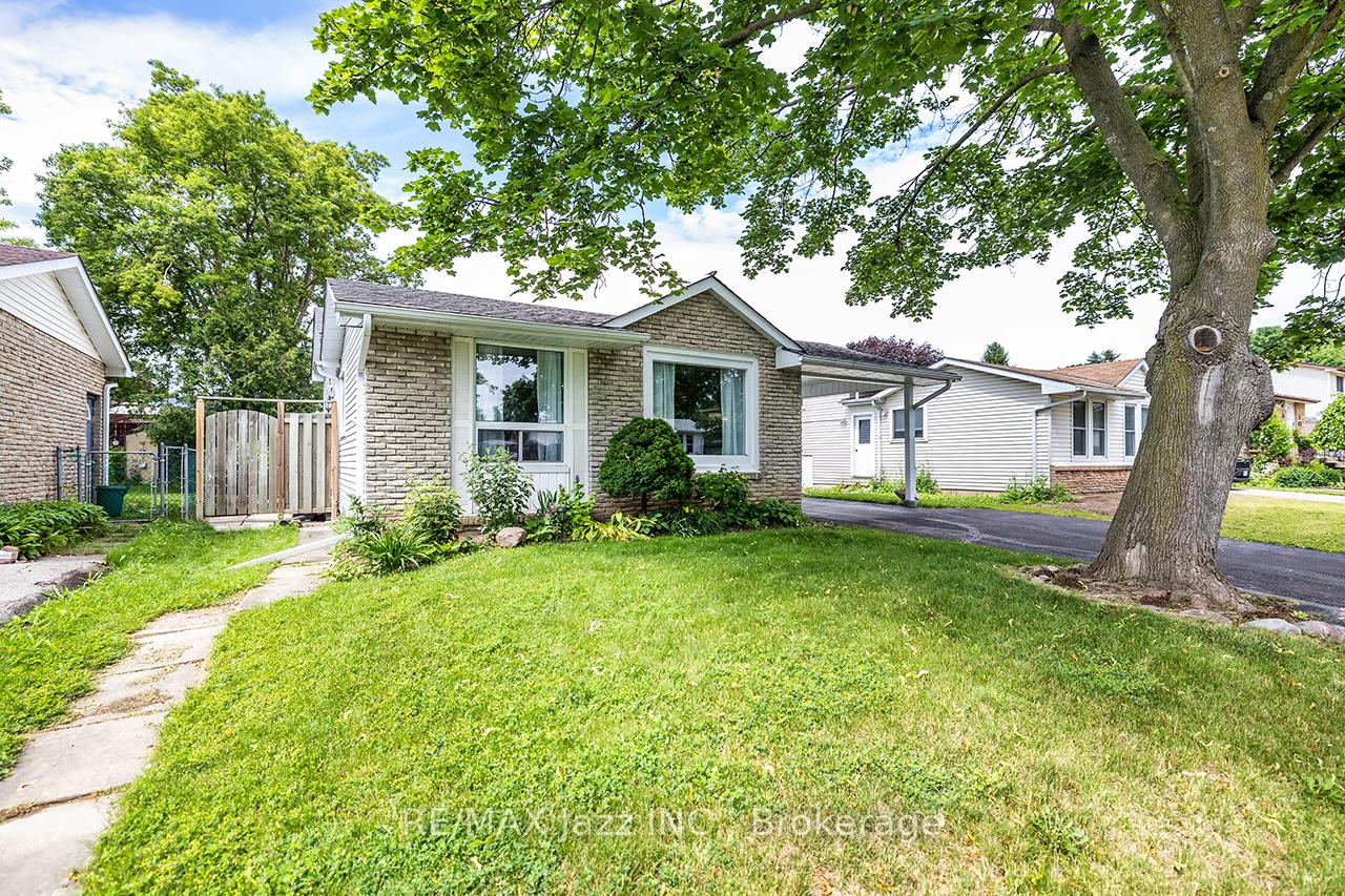 22 Deerpark Crescent, Clarington, ON L1C 3M3