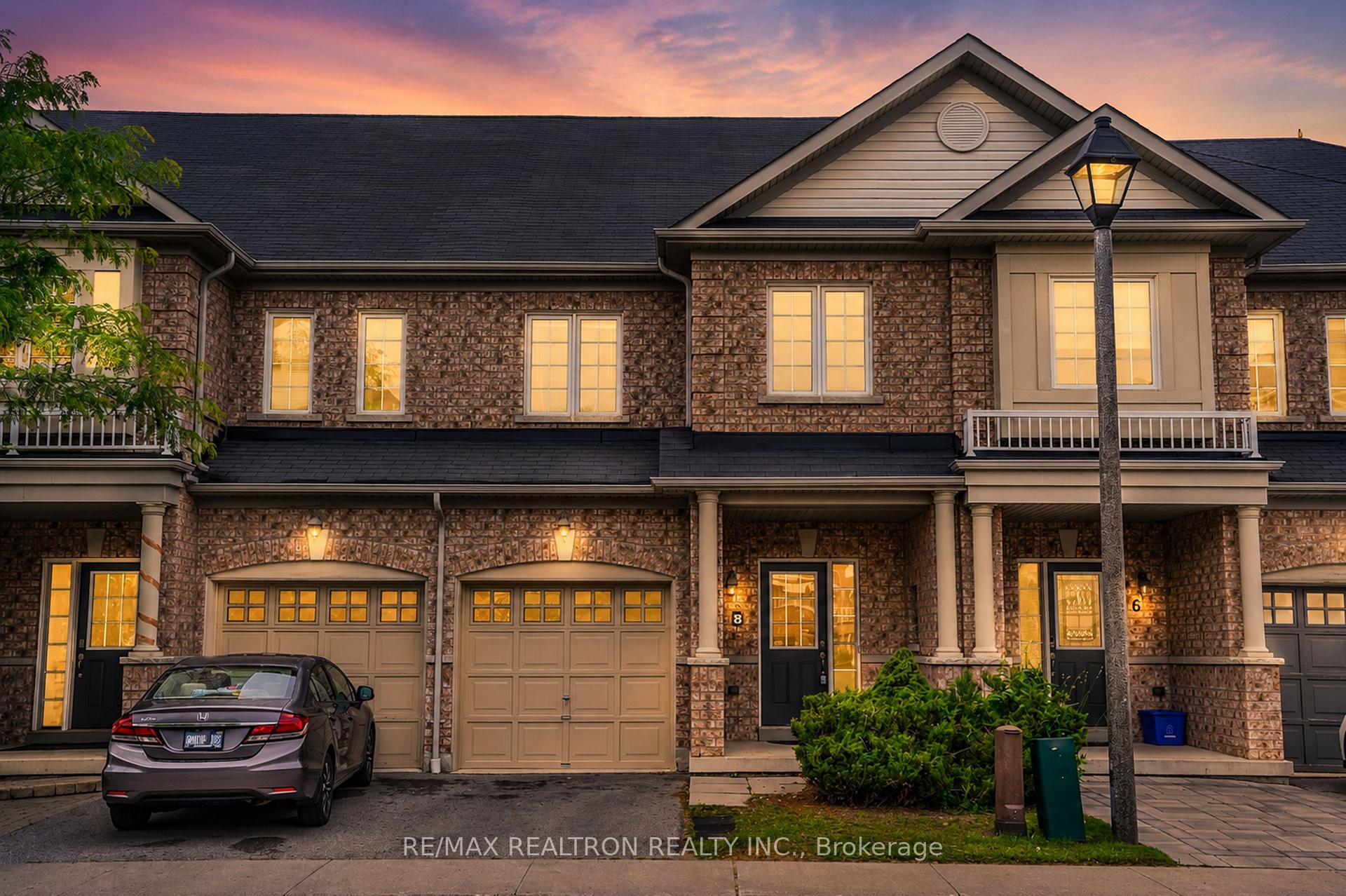 8 Maidstone Way, Whitby, ON L1R 0L7