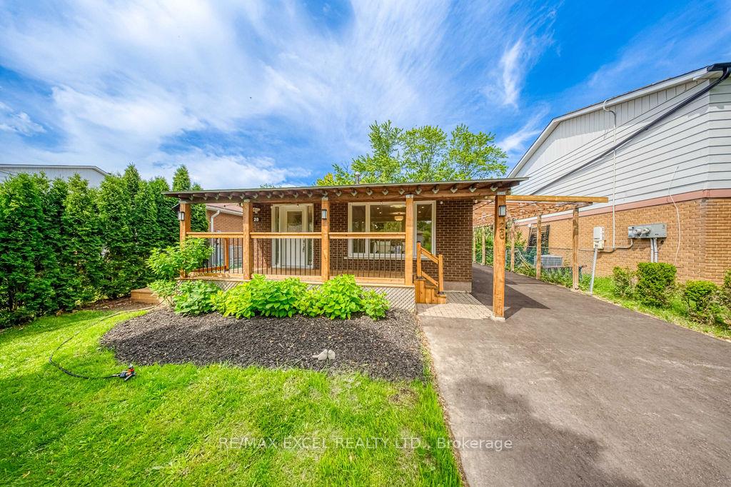 28 Crittenden Square, Toronto, ON M1B 1V1