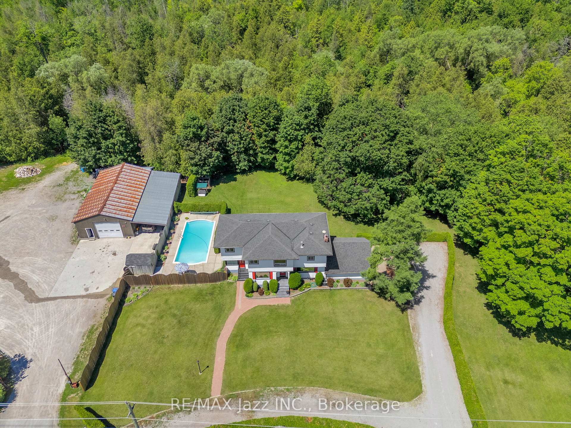4860 Baldwin Street S, Whitby, ON L1R 2W4