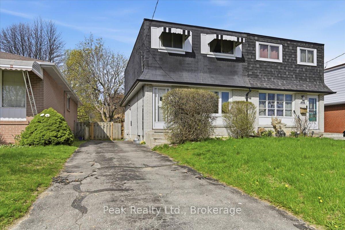 644 Perry Crescent, Oshawa, ON L1J 2E3