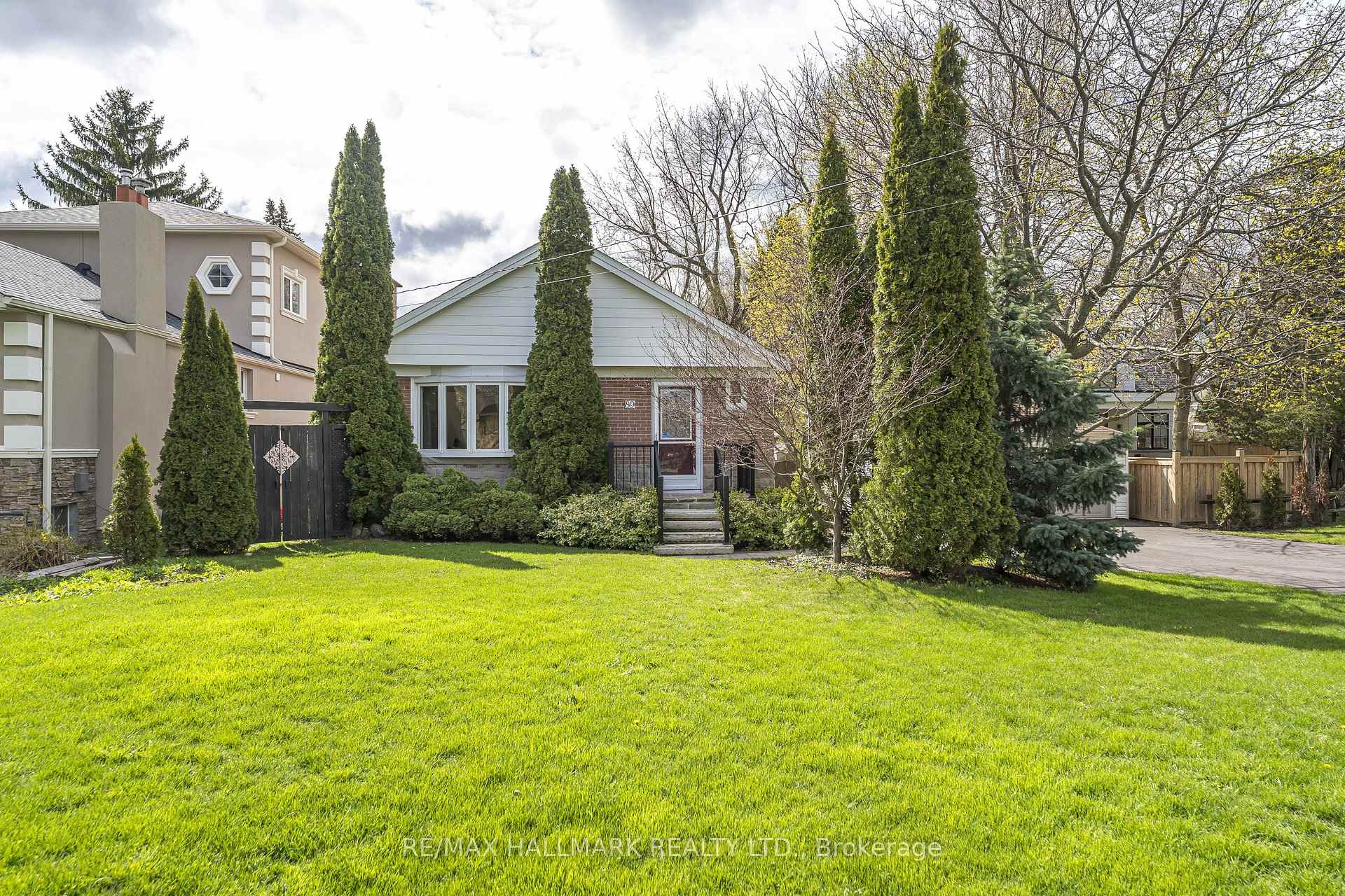 89 Scarborough Heights Boulevard, Toronto, ON M1M 2V5