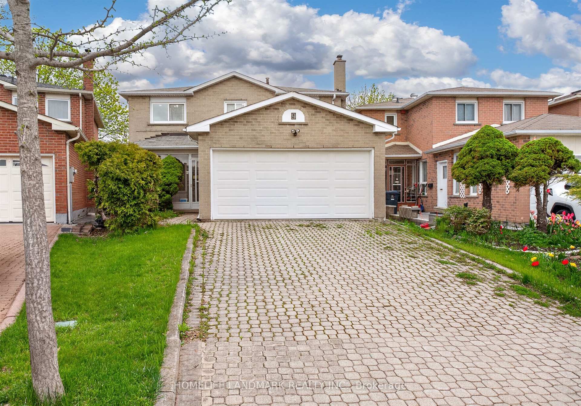 9 Montague Place, Toronto, ON M1W 3V5