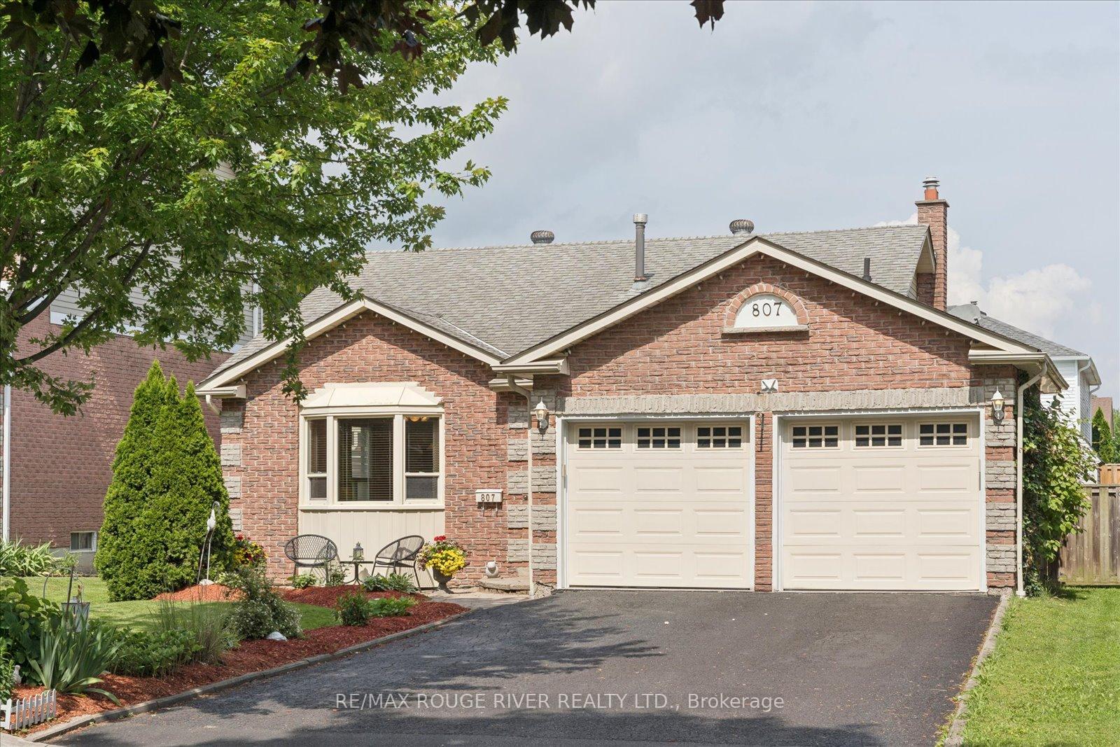 807 Red Maple Court, Whitby, ON L1N 7V7