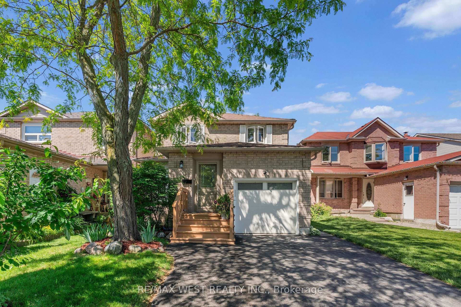 1457 Anton Square, Pickering, ON L1V 5S5