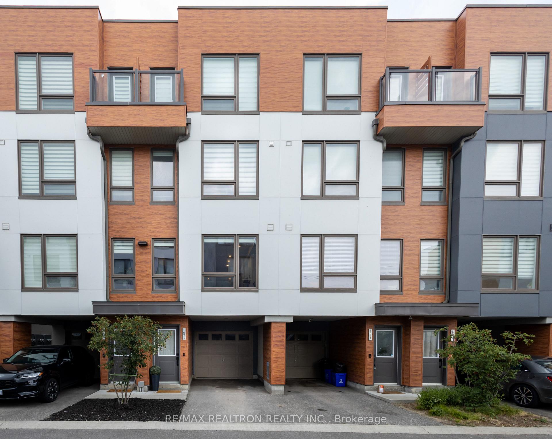 1623 Pleasure Valley Path N, Oshawa, ON L1G 0E3