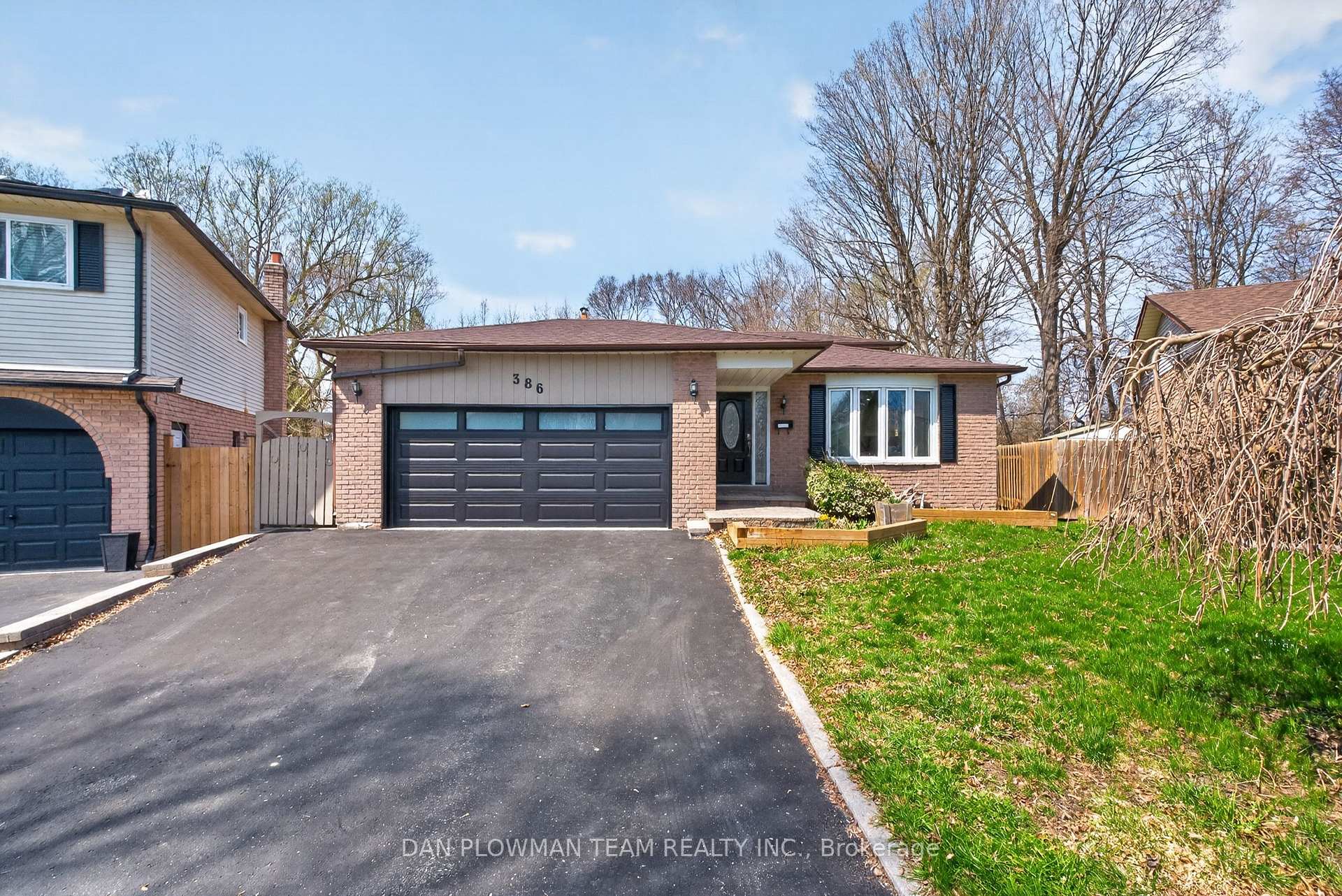 386 Grange Court, Oshawa, ON L1G 7J1