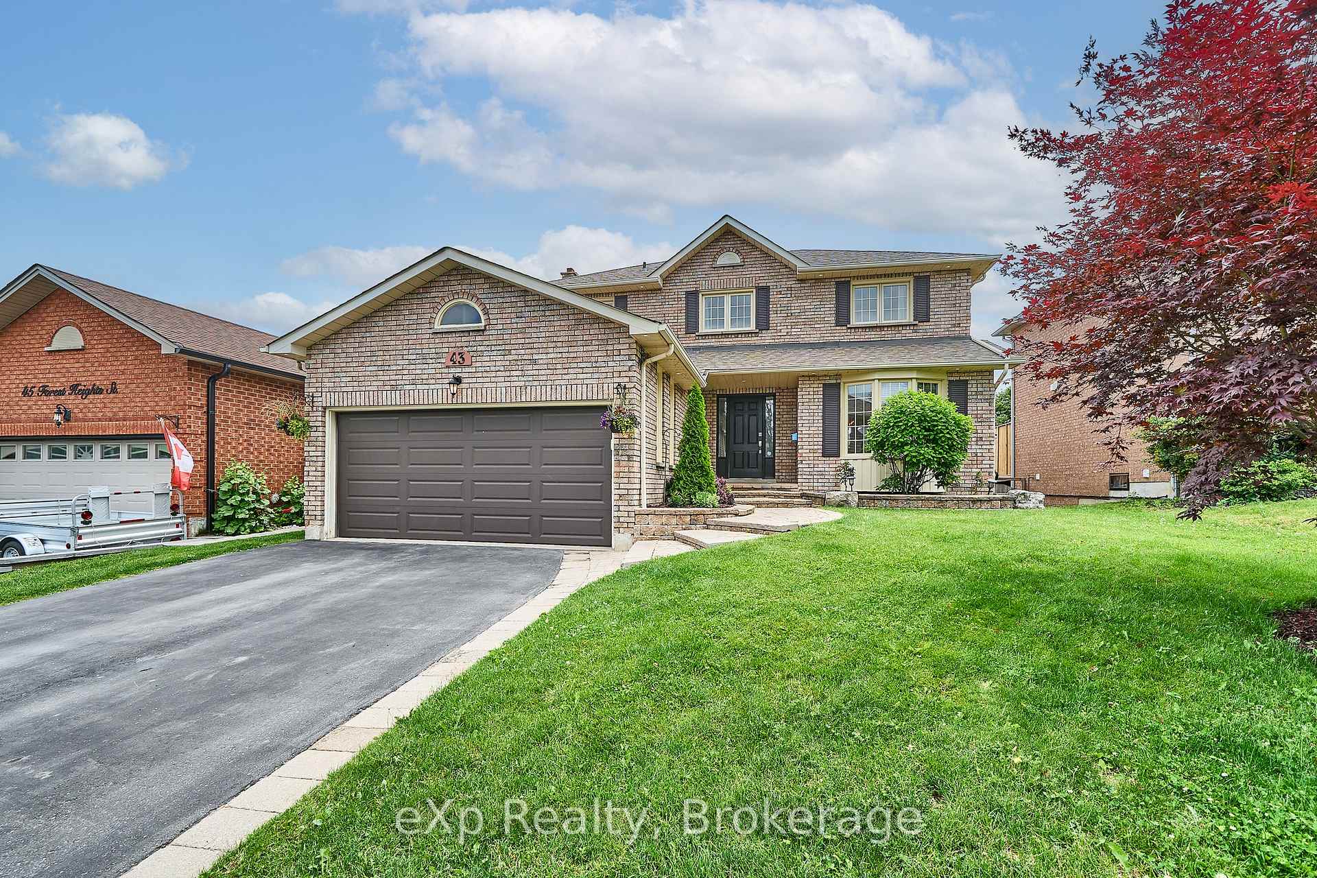 43 Forest Heights Street, Whitby, ON L1R 1T7