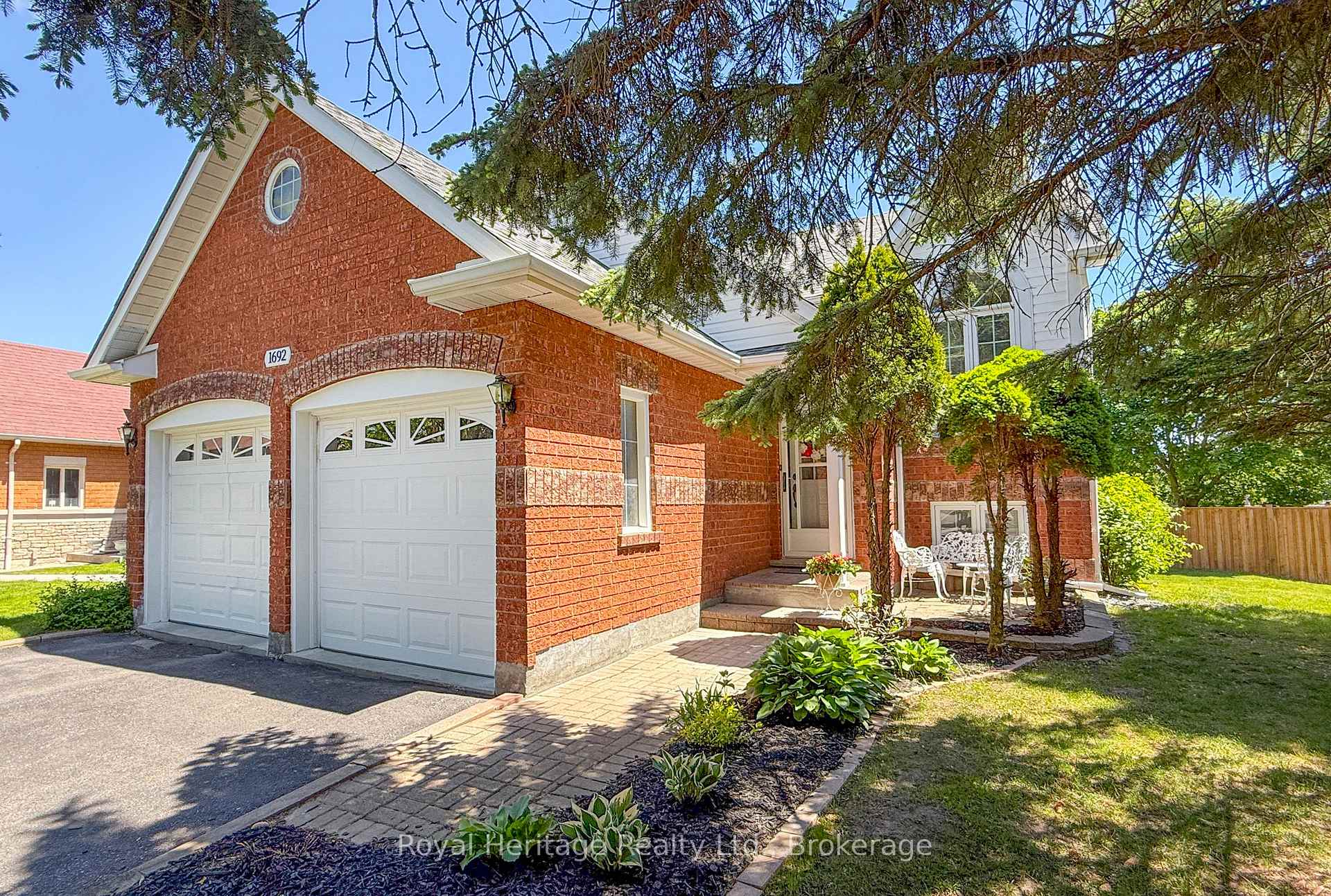 1692 Edenwood Drive, Oshawa, ON L1G 7Y5