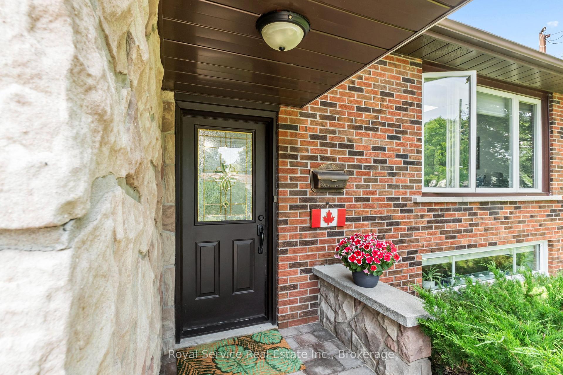 460 Harwood Drive, Oshawa, ON L1G 2V3