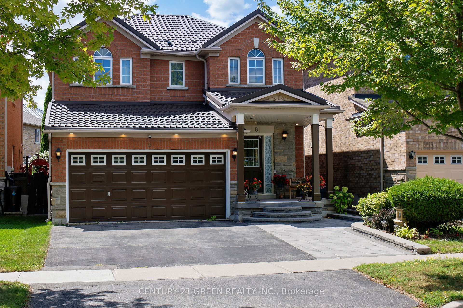 8 Lampman Drive, Toronto, ON M1E 5L1