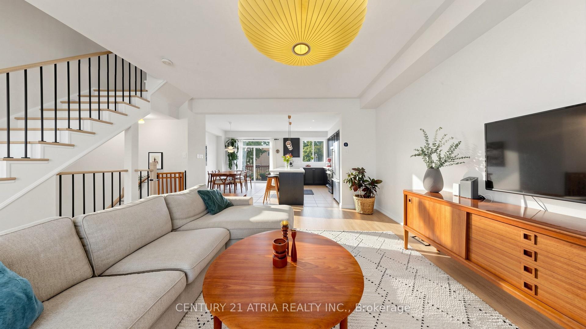 34 Curran Hall Crescent, Toronto, ON M1G 0A2