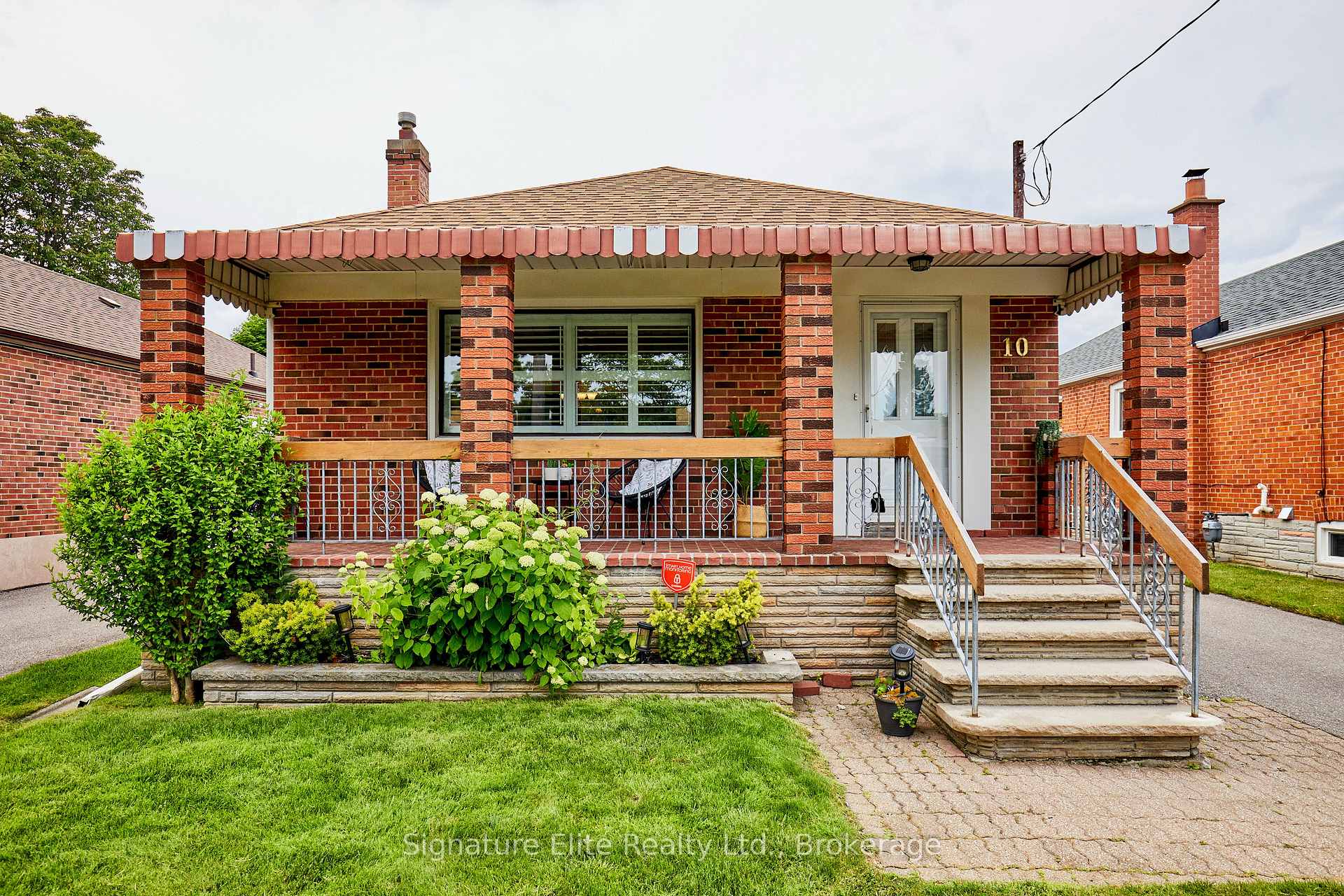 10 Bardwell Crescent, Toronto, ON M1R 1C9