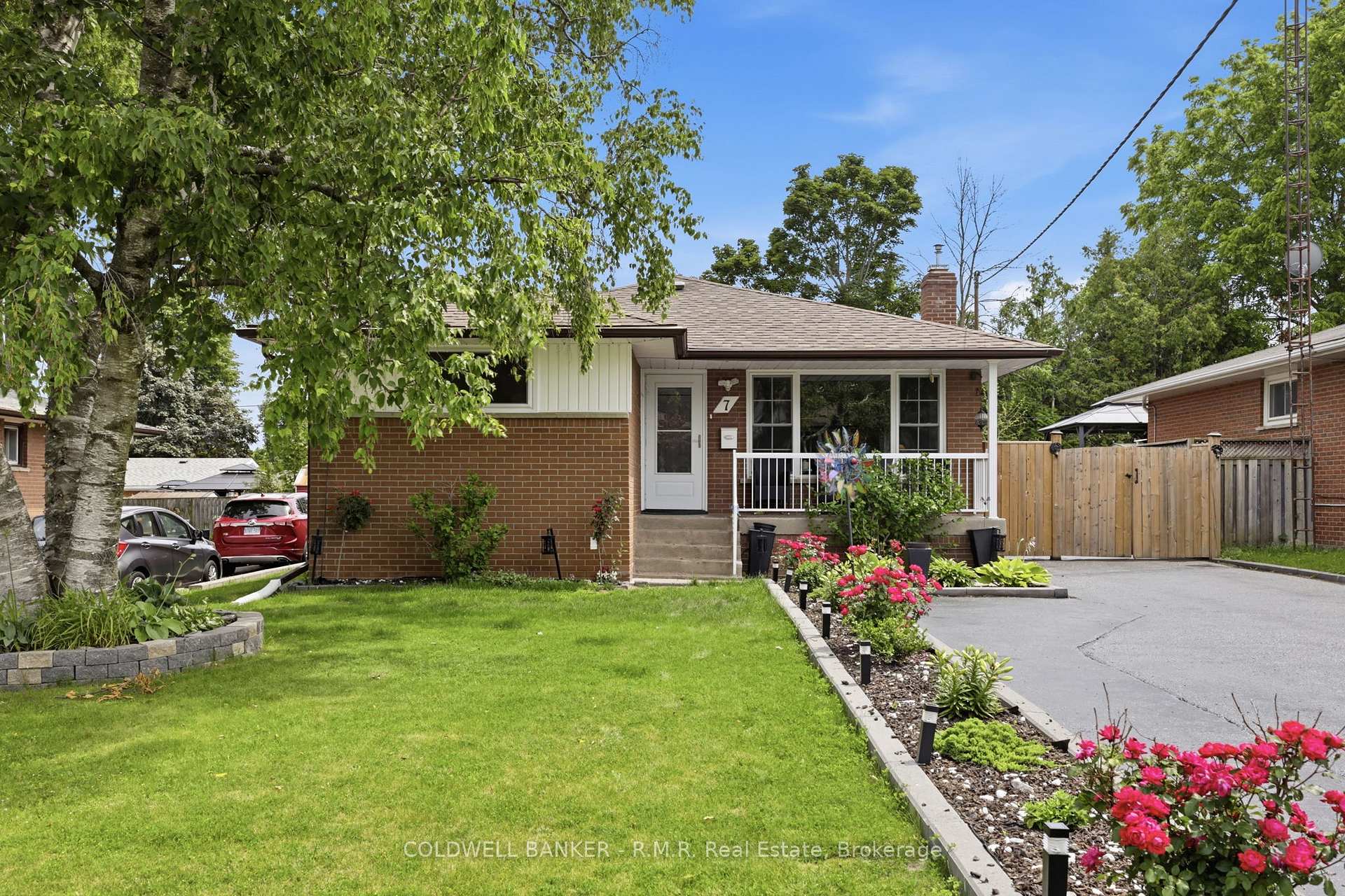 7 Summerfield Court, Clarington, ON L1C 2E8