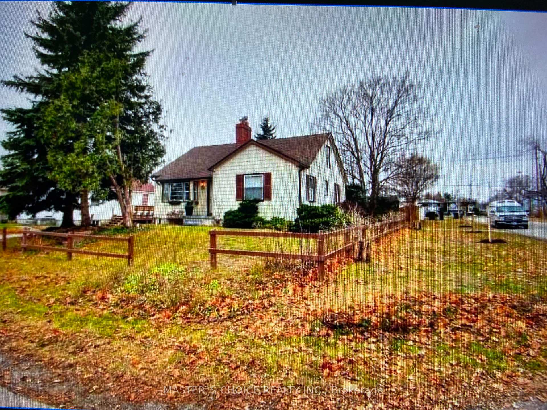 34 Amiens Road, Toronto, ON M1E 3S6
