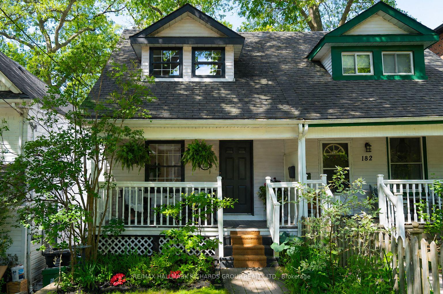180 Willow Avenue, Toronto, ON M4E 3K5