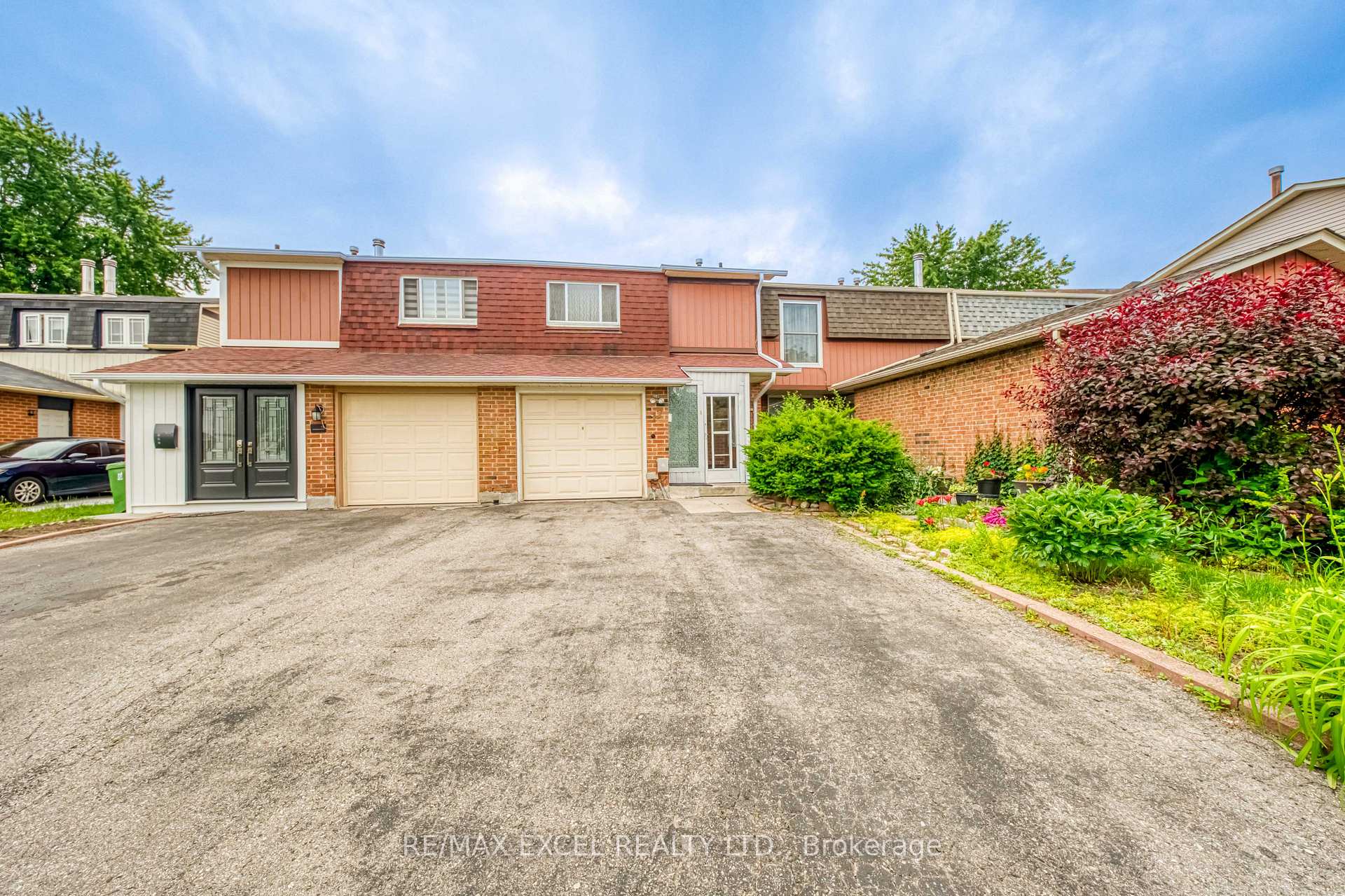 17 Sadlee Cove Crescent, Toronto, ON M1V 1Y3