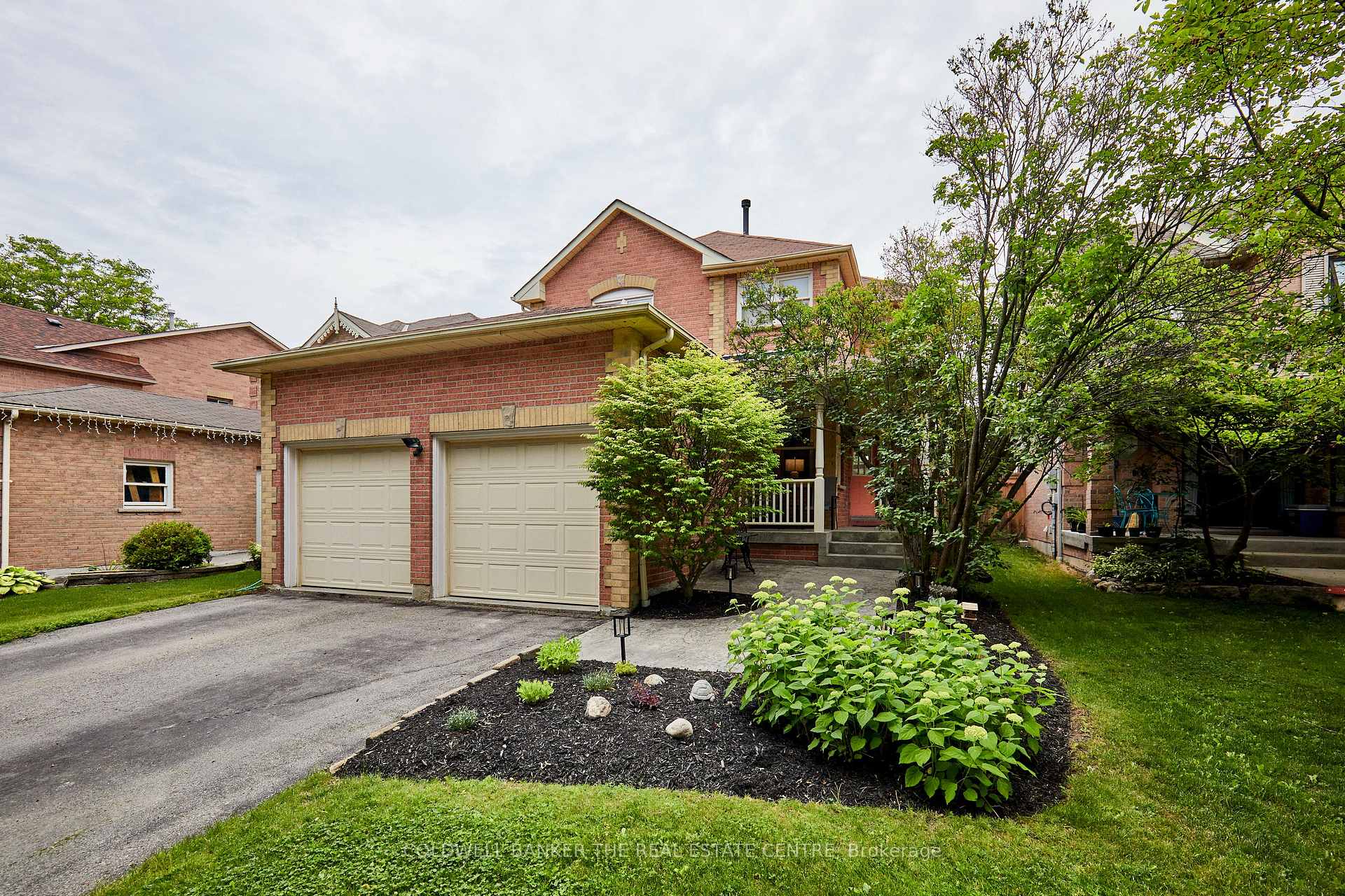 6 Fawn Court, Whitby, ON L1P 1L5