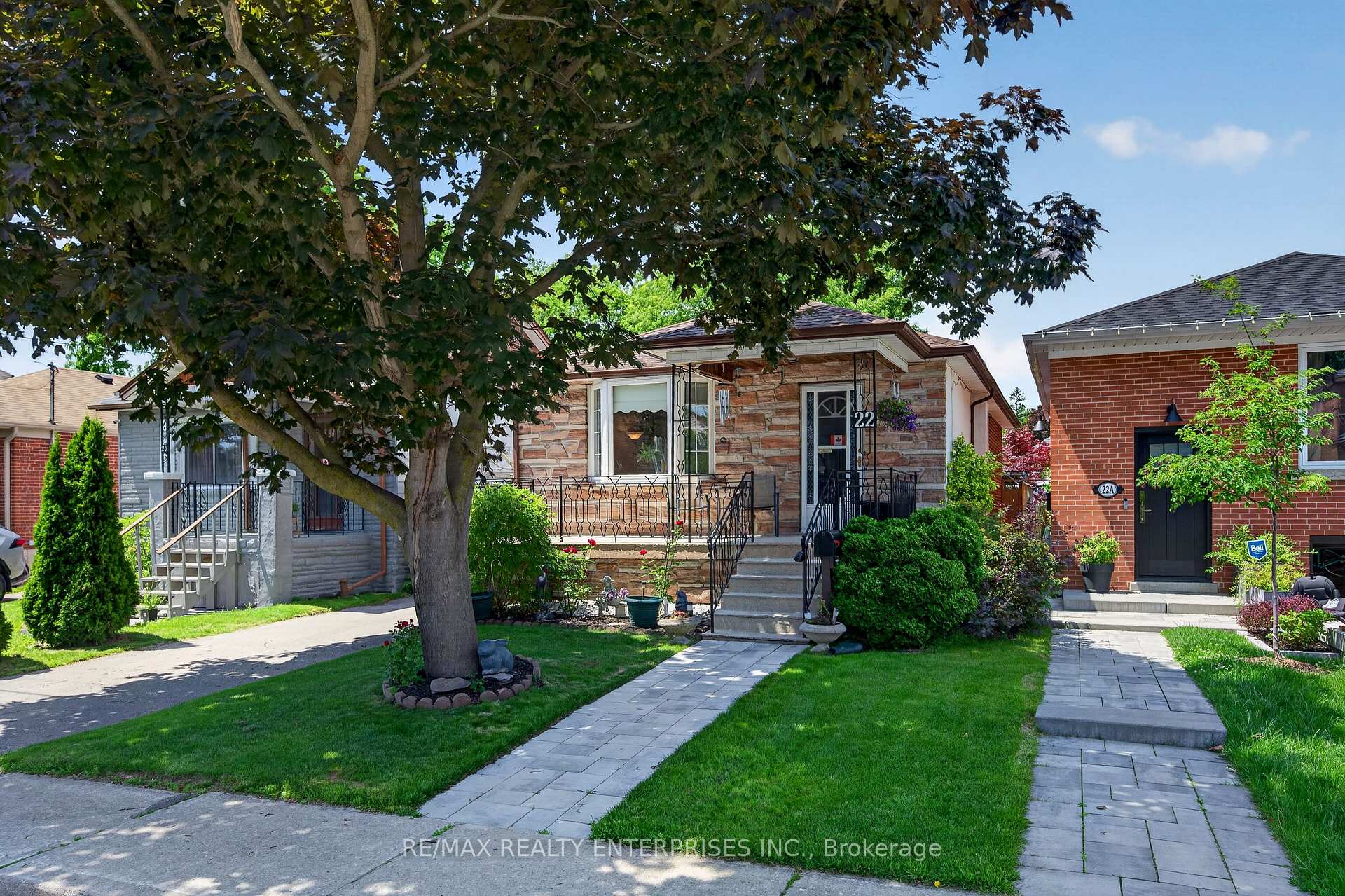 22 Atlee Avenue, Toronto, ON M1N 3X1