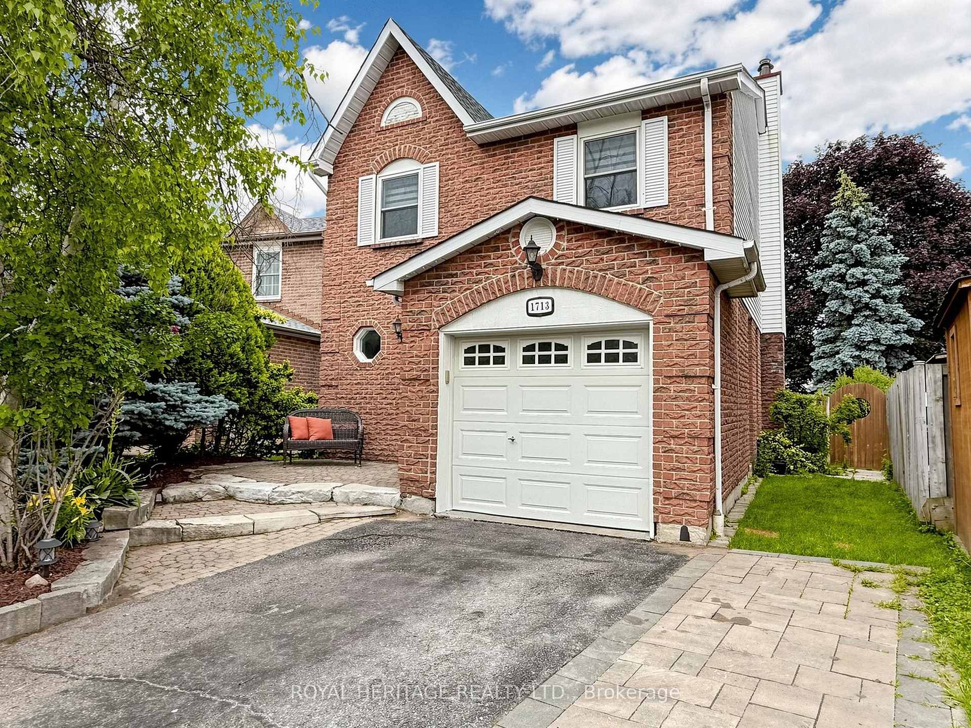1713 Minstrel Manor, Pickering, ON L1V 3S1