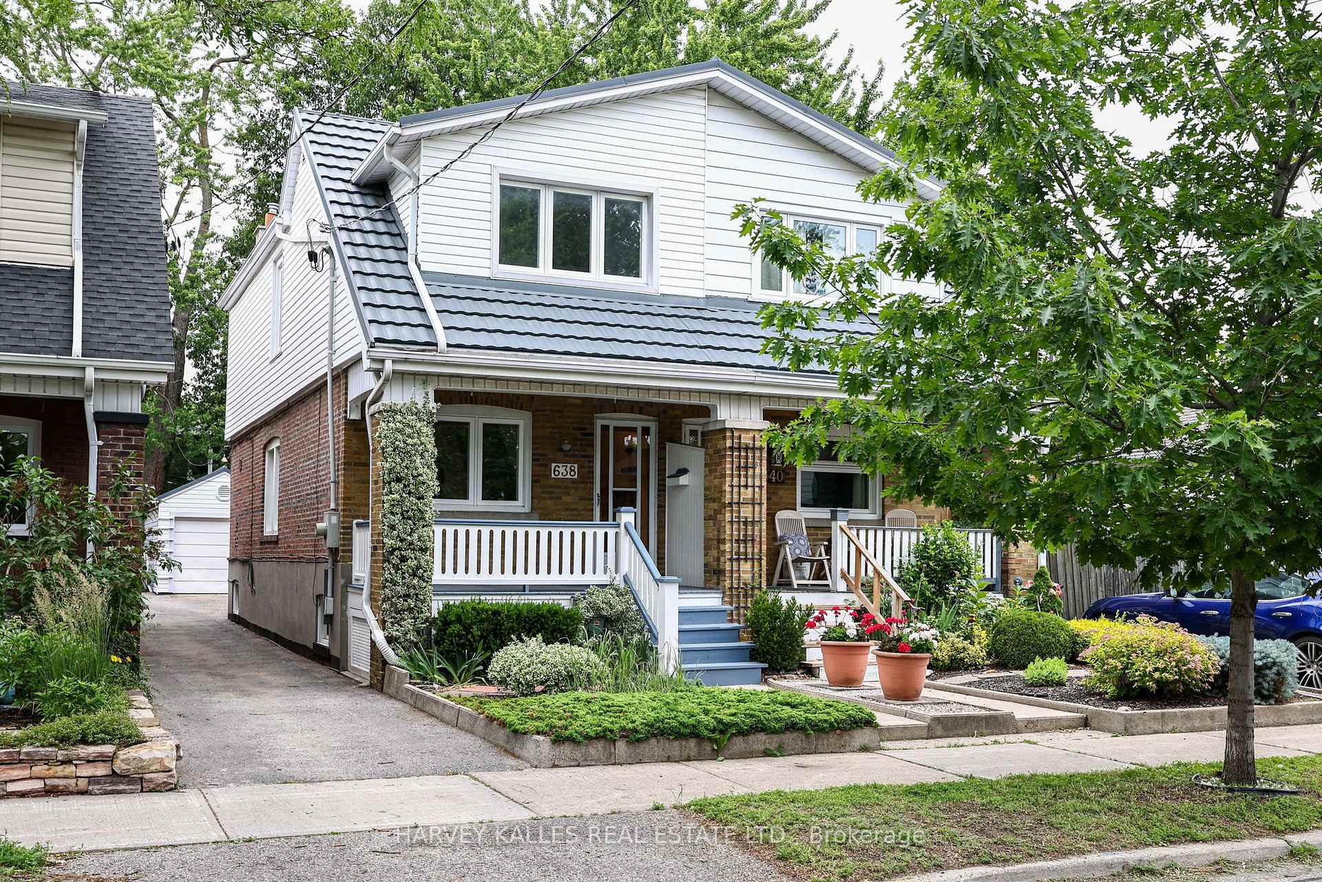 638 Milverton Boulevard, Toronto, ON M4C 1X7