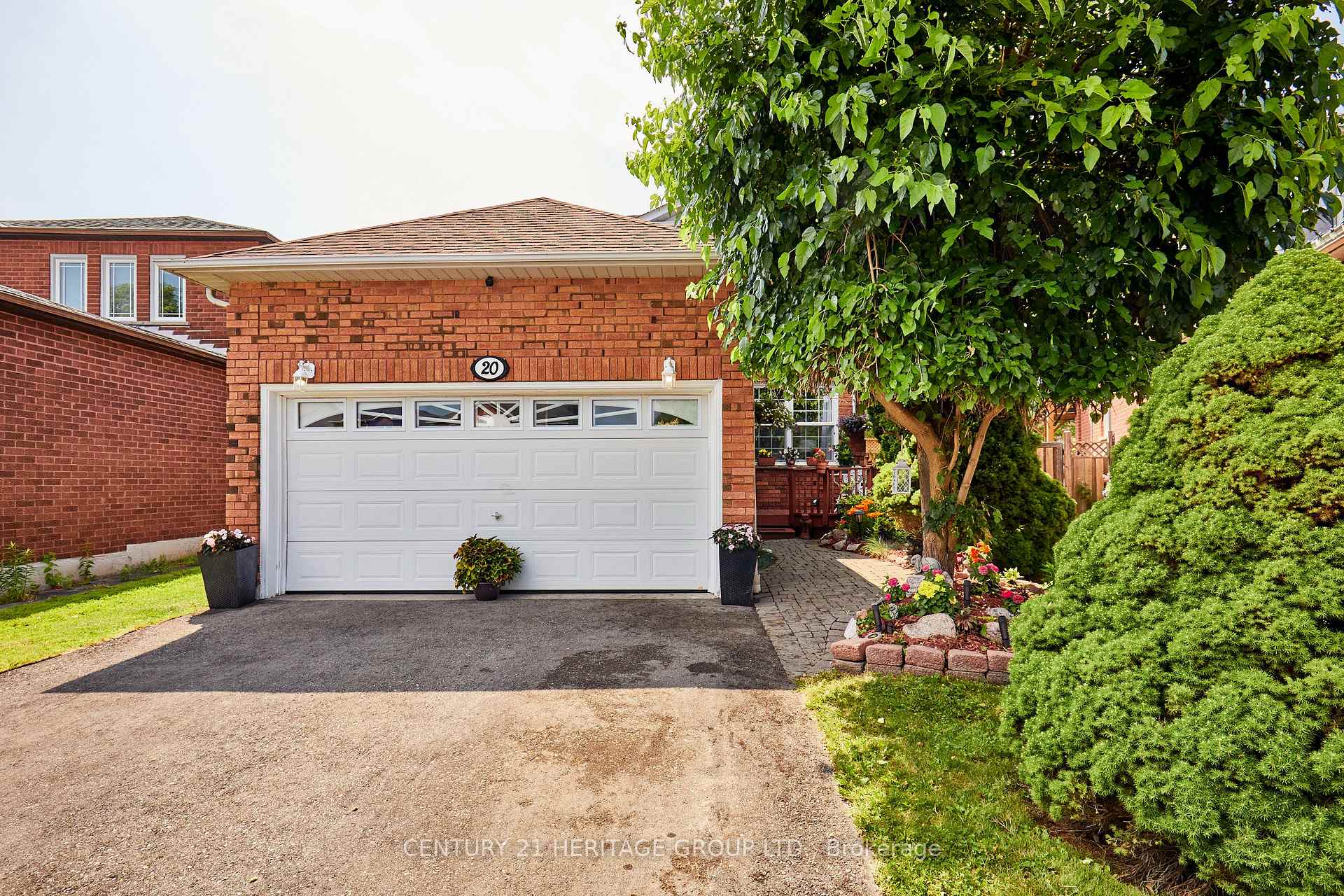 20 Old Colony Drive, Whitby, ON L1R 2A3
