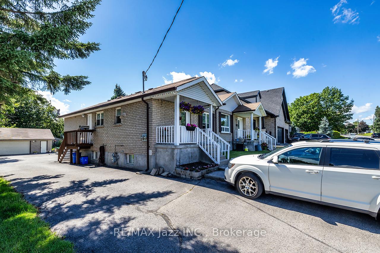27 Waverley Road, Clarington, ON L1C 1K8