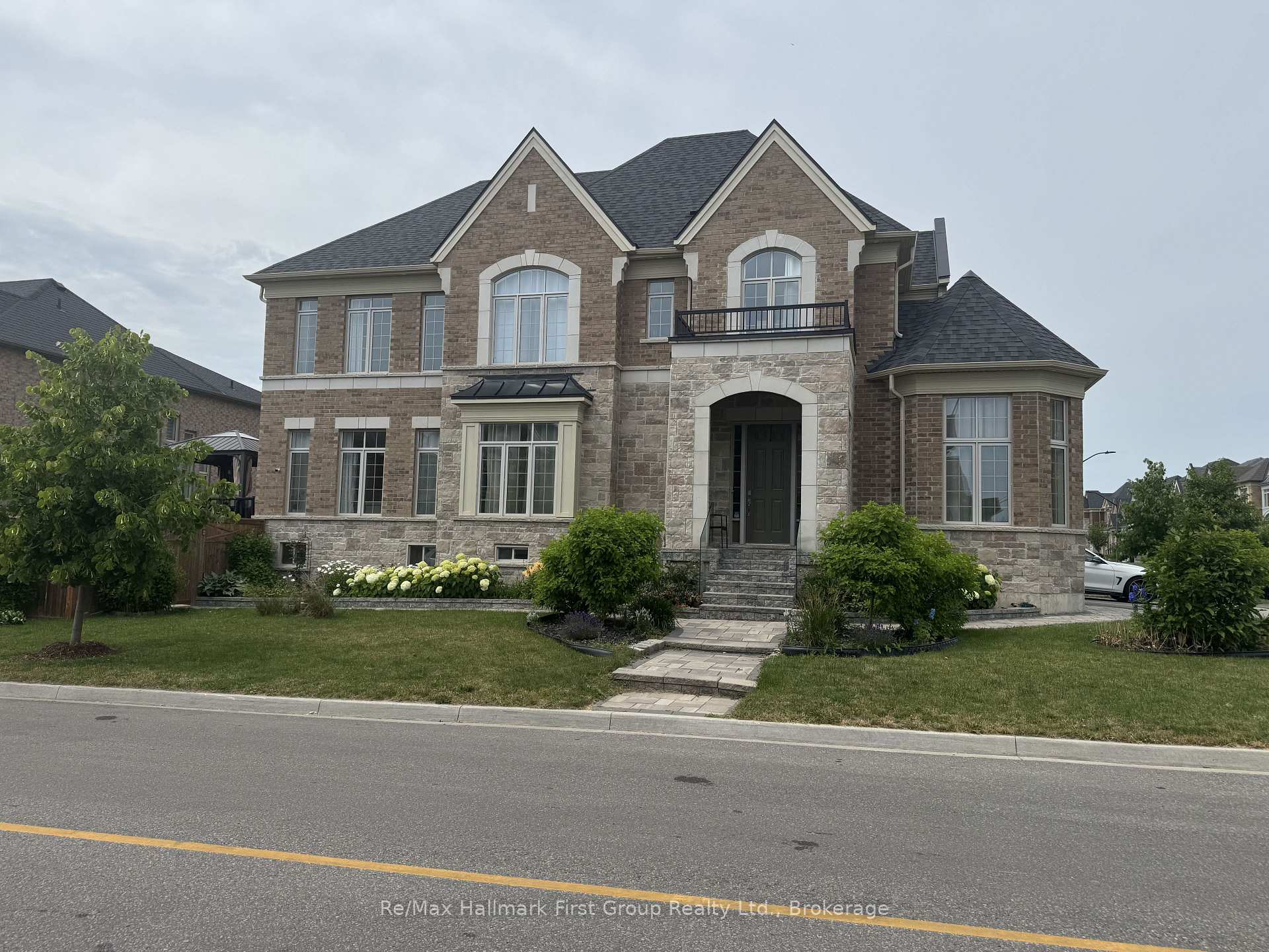 22 Hayeraft Street, Whitby, ON L1P 0C6