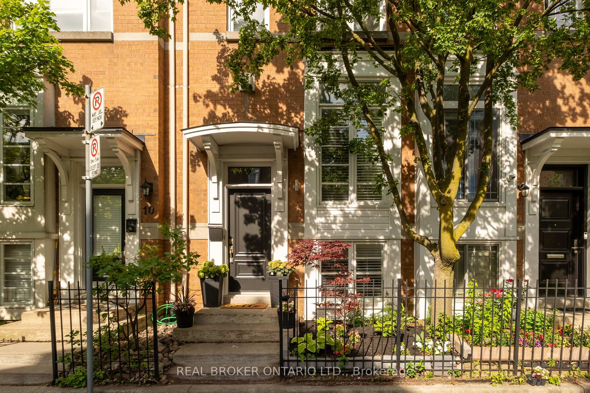 12 East York Avenue, Toronto, ON M4K 3Z9