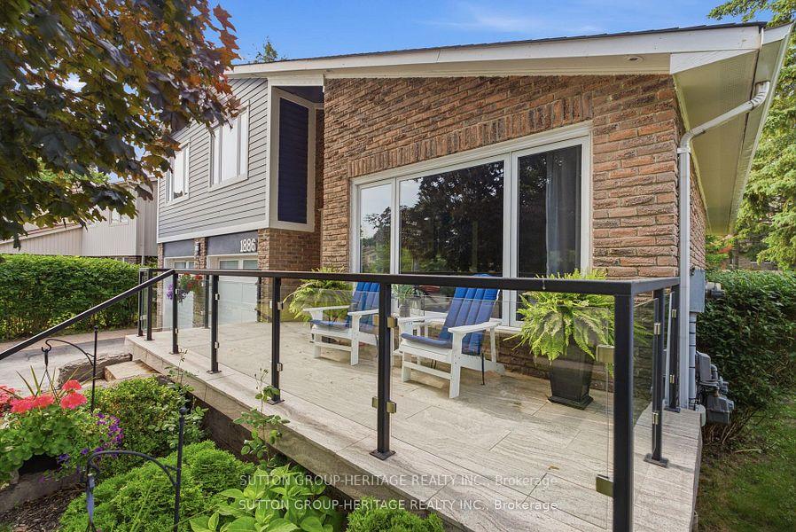 1886 Malden Crescent, Pickering, ON L1V 3G4