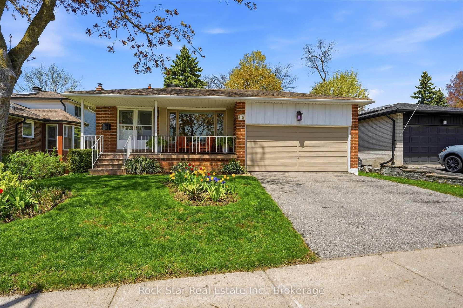 36 LANGEVIN Crescent, Toronto, ON M1C 2B6