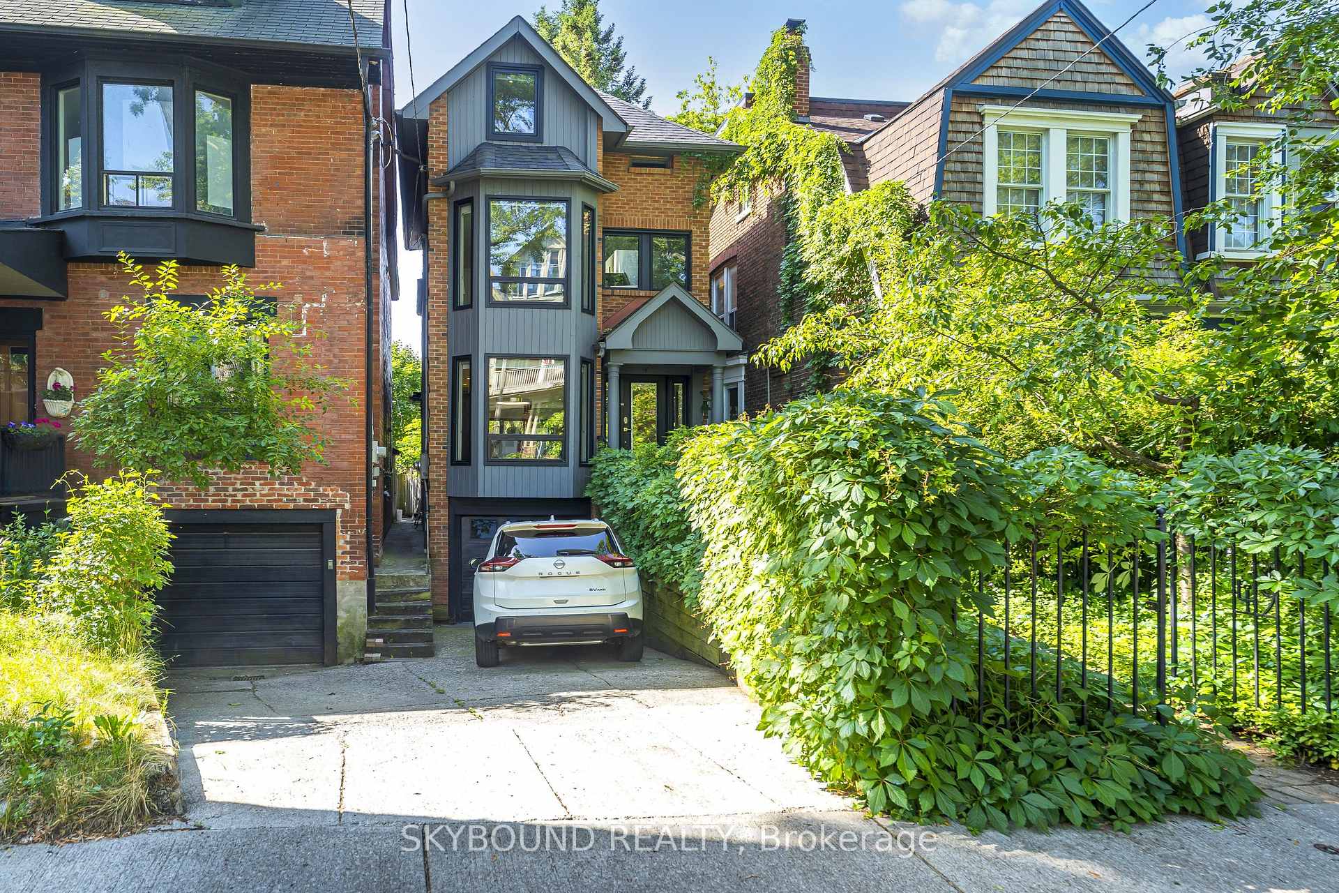 49 Victor Avenue, Toronto, ON M4K 1A7