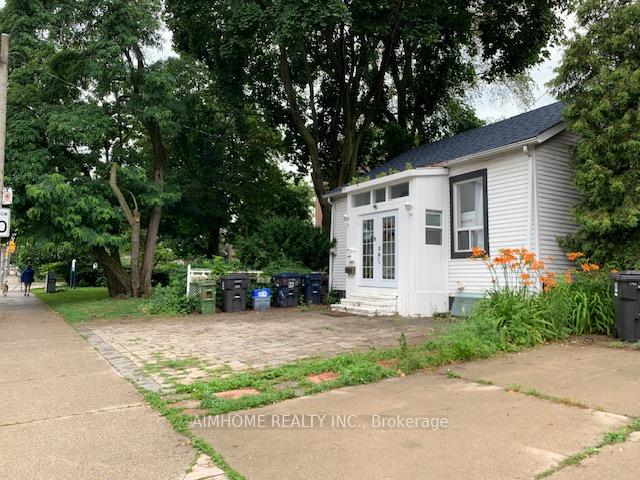 966 Dundas Street E, Toronto, ON M4M 1R5