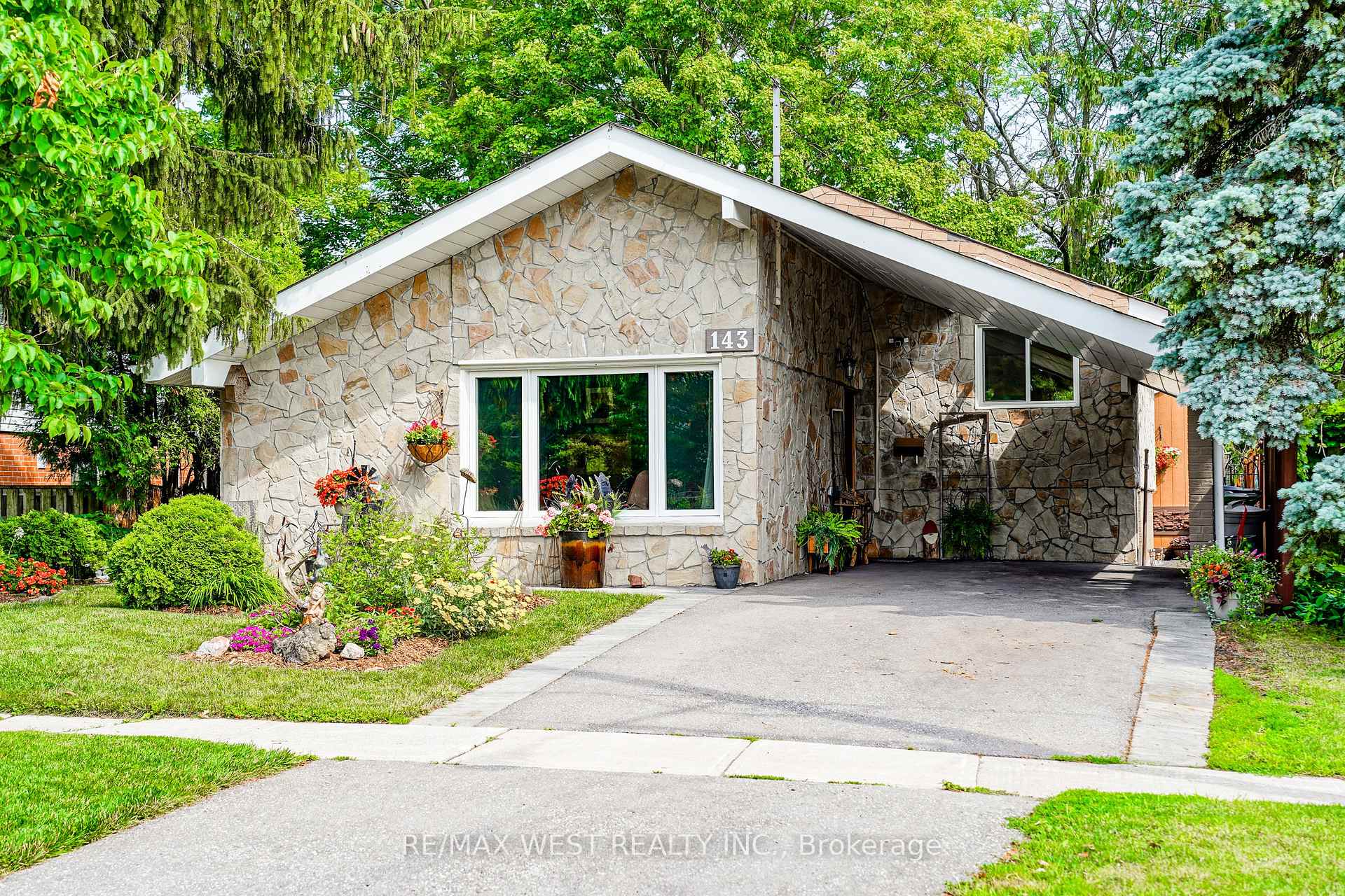 143 Botany Hill Road, Toronto, ON M1G 3K6