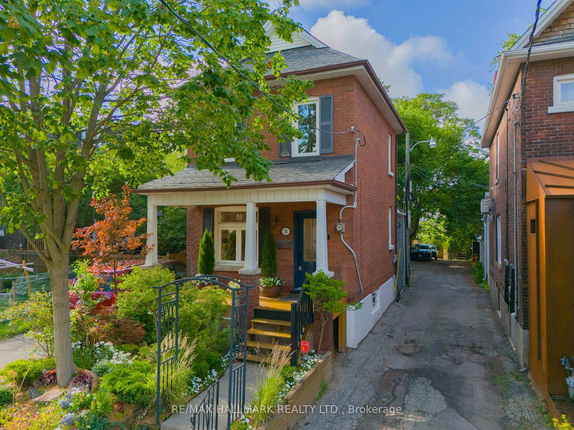 33 Frizzell Avenue, Toronto, ON M4K 1H8