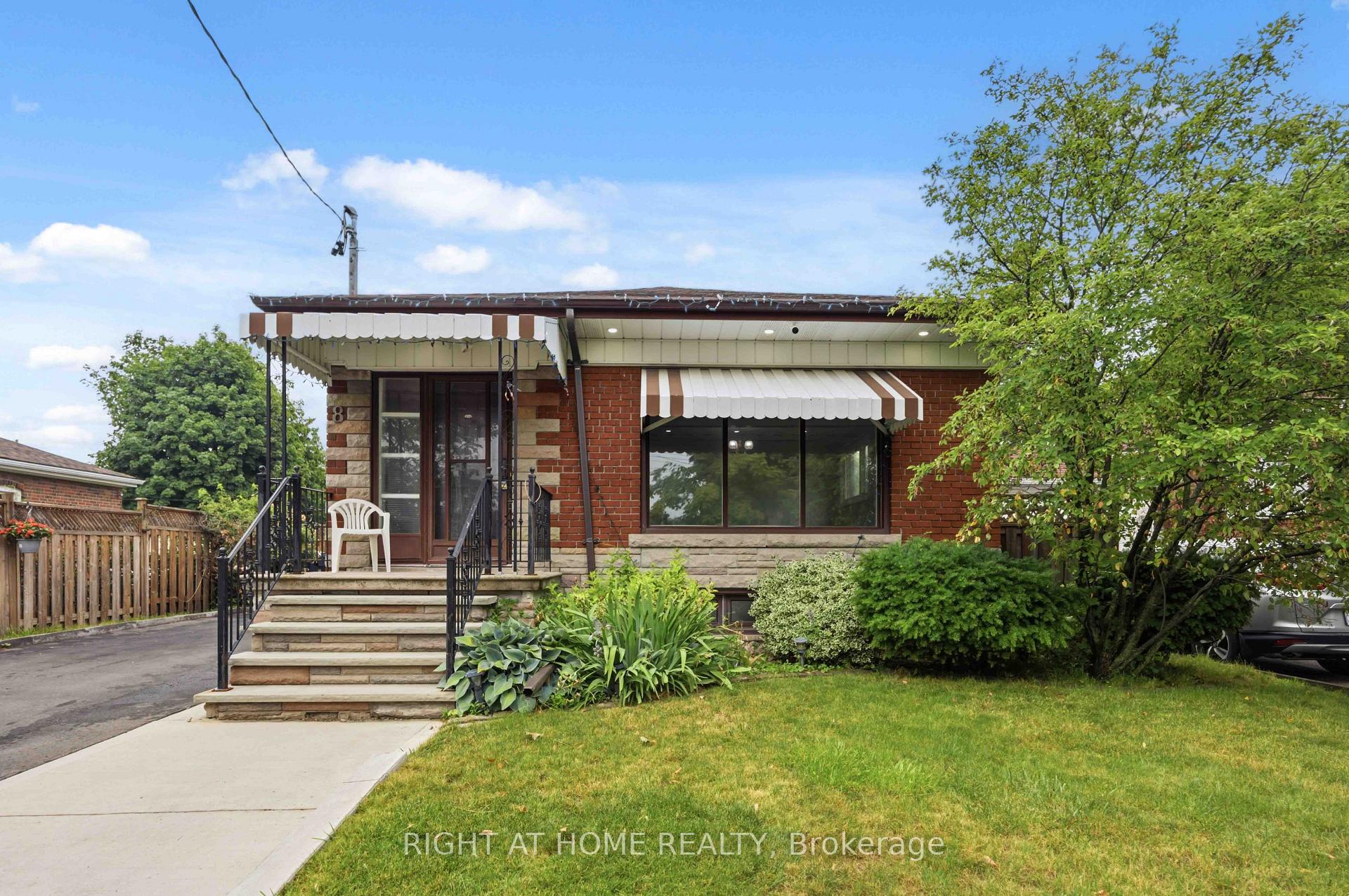 8 Grassington Crescent, Toronto, ON M1G 1X5