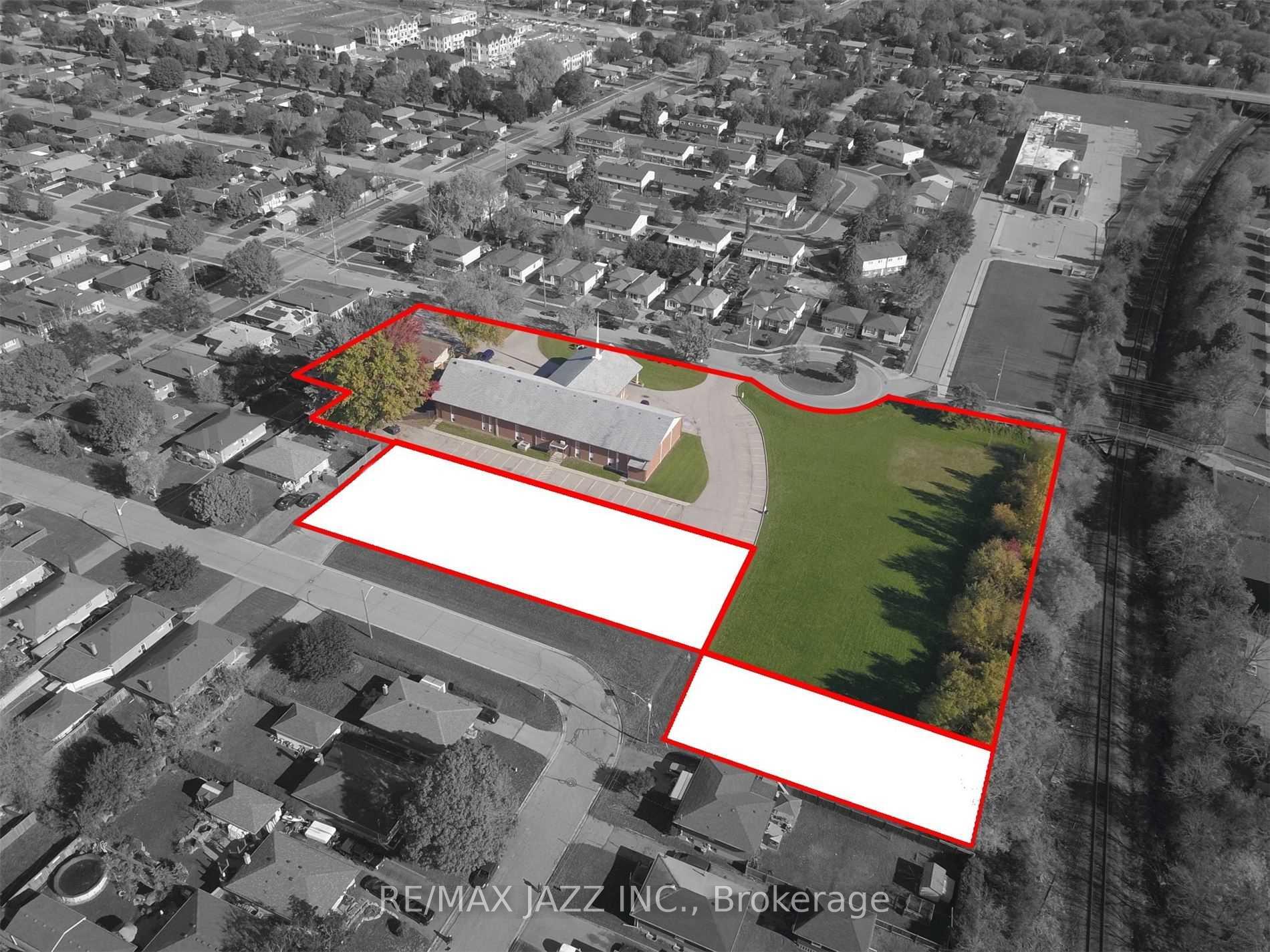 374 Farewell Street, Oshawa, ON L1H 6M2