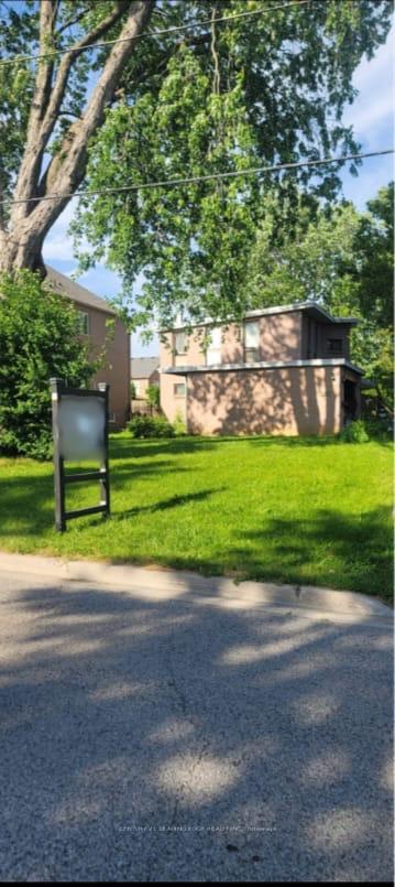 1867 Spruce Hill Road, Pickering, ON L1V 1S6