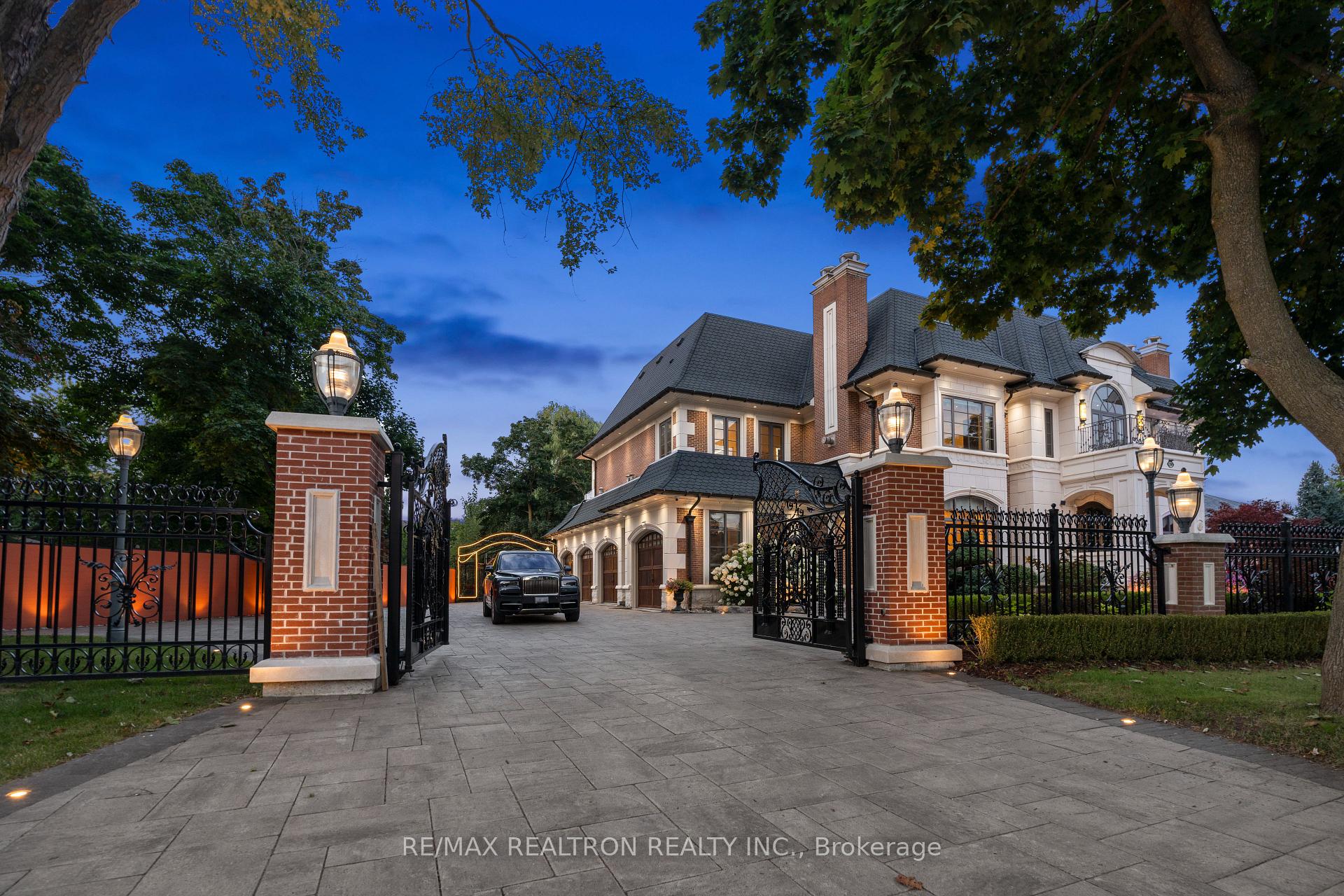 20 Bryson Drive, Richmond Hill, ON L4C 6E3