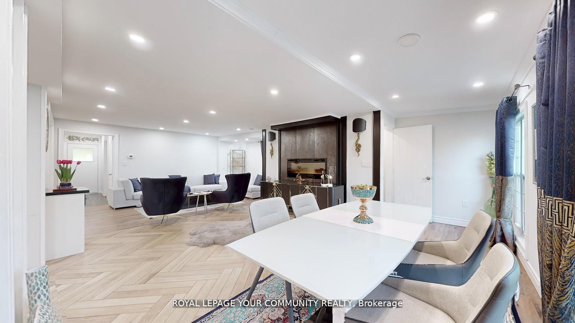 64 Machell Avenue, Aurora, ON L4G 2R7