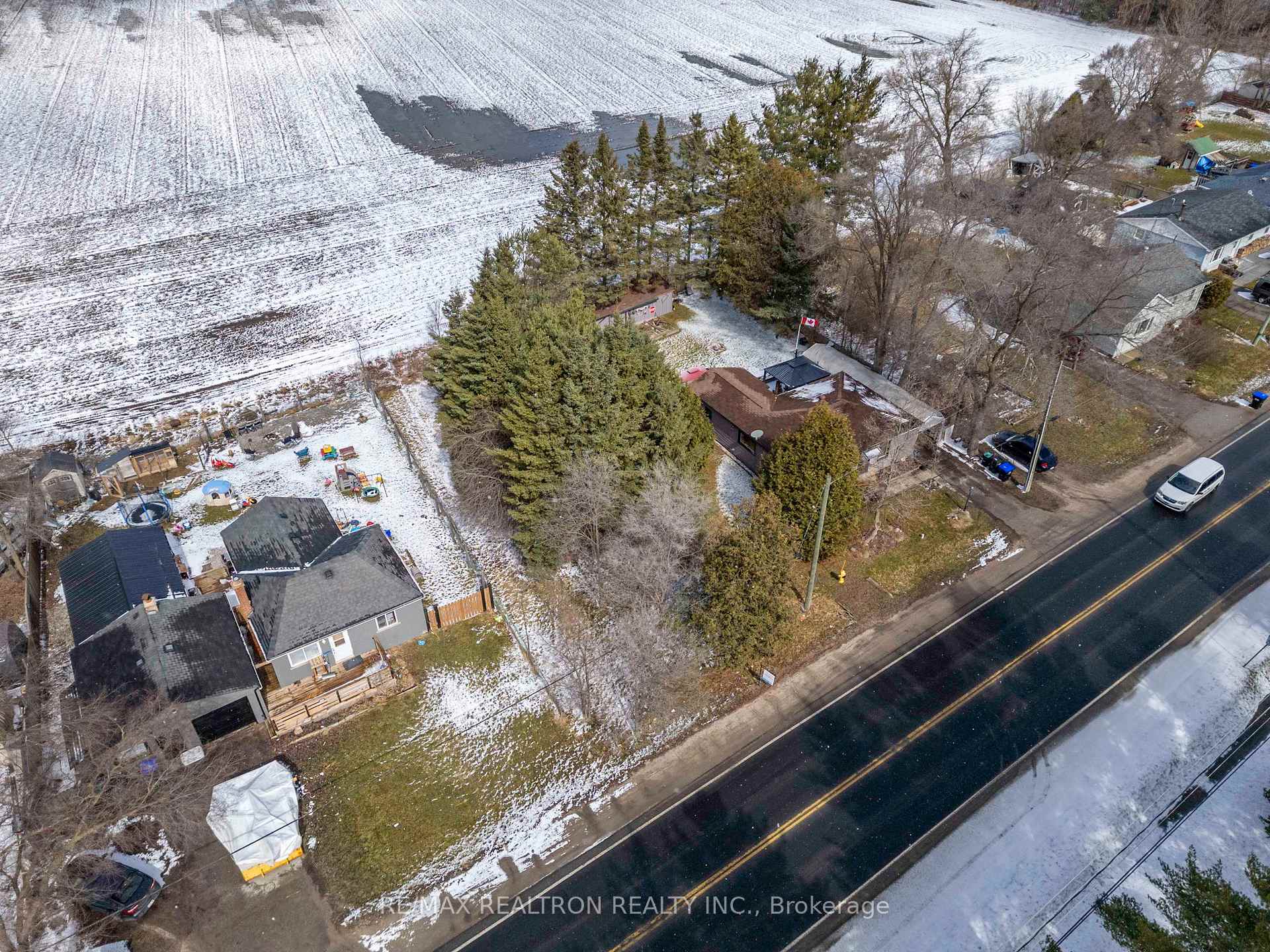 18 Brentwood Road W, Essa, ON L0M 1B0