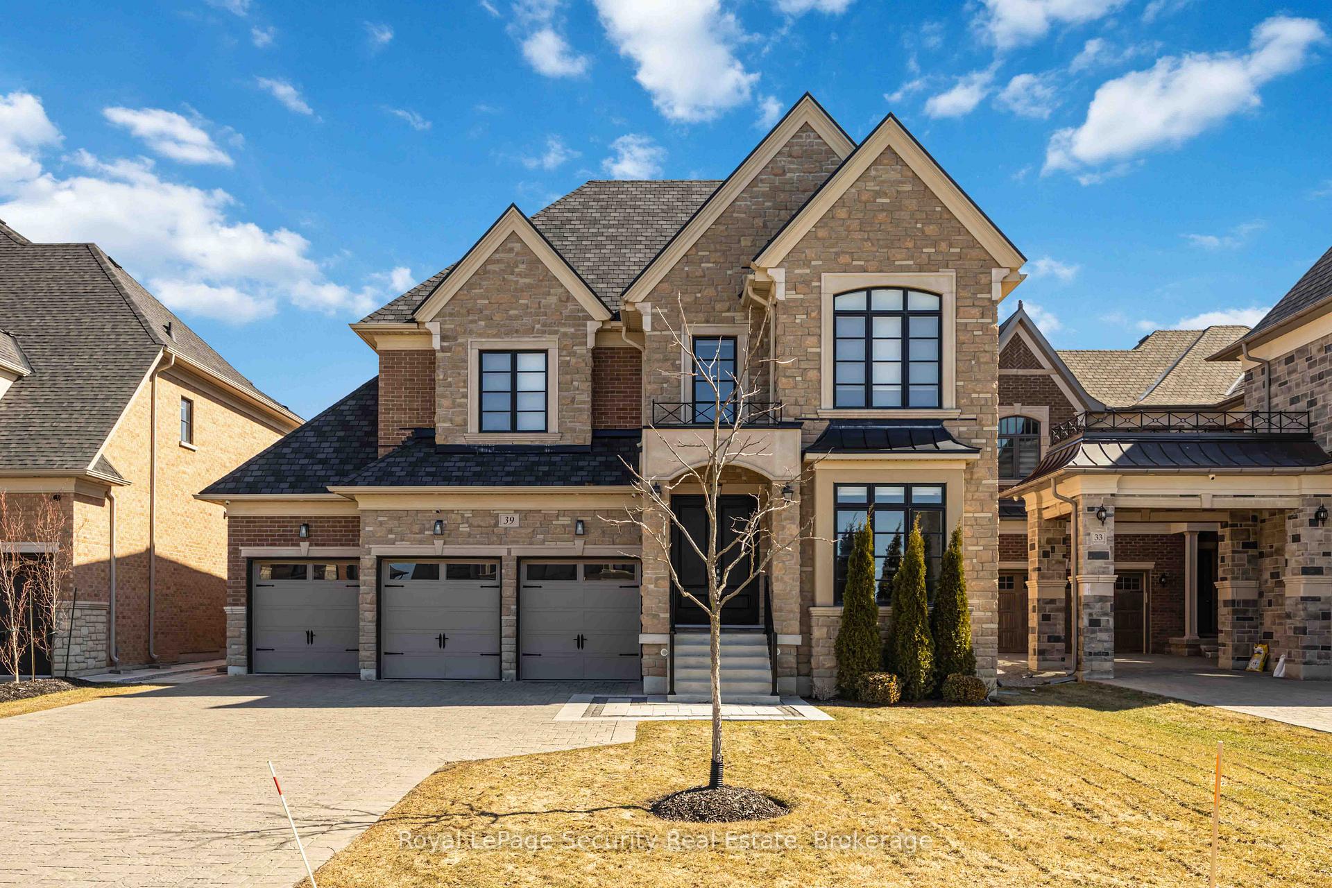 39 Endless Circle, Vaughan, ON L4H 4N6