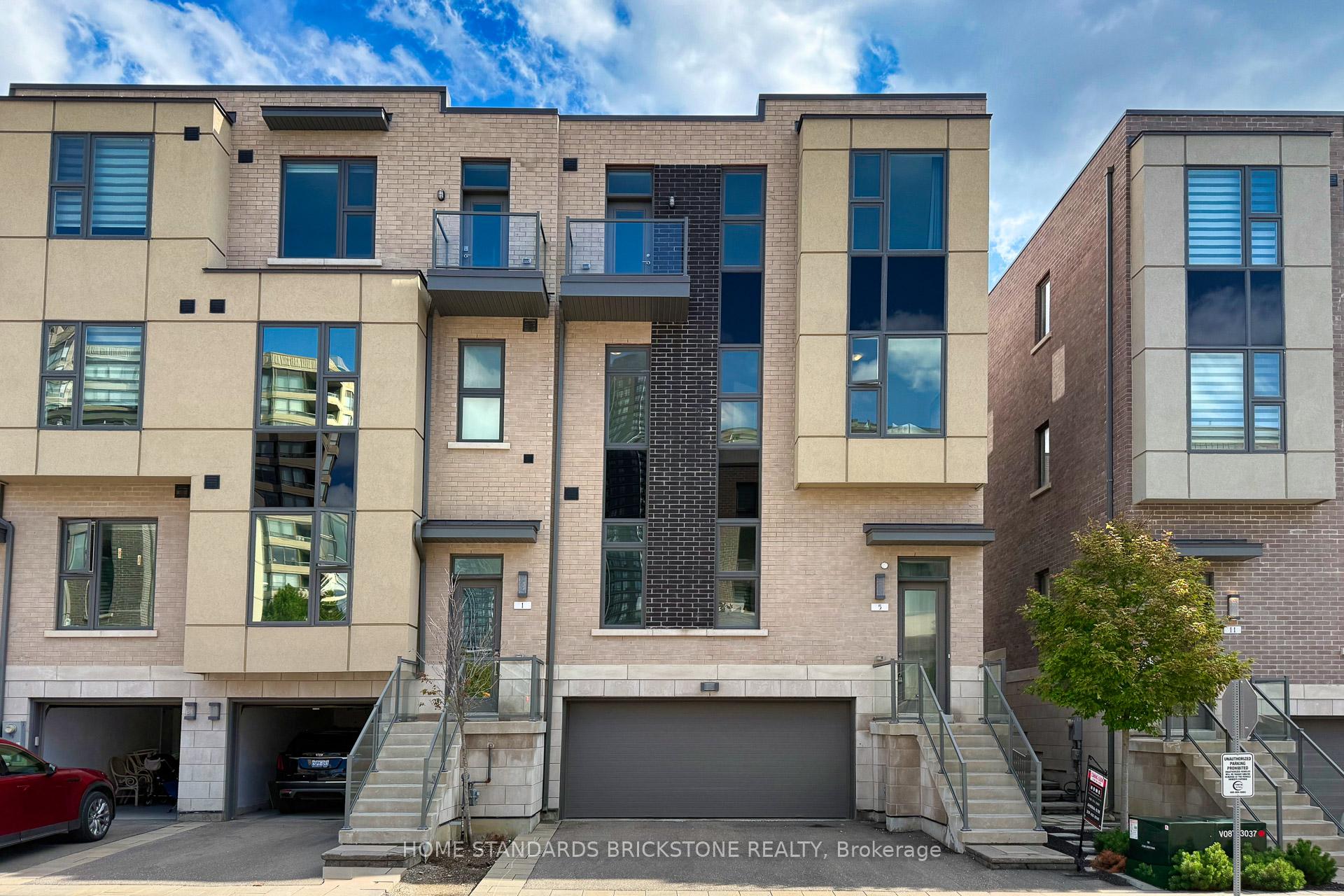 5 Smallwood Circle, Vaughan, ON L4J 0K7