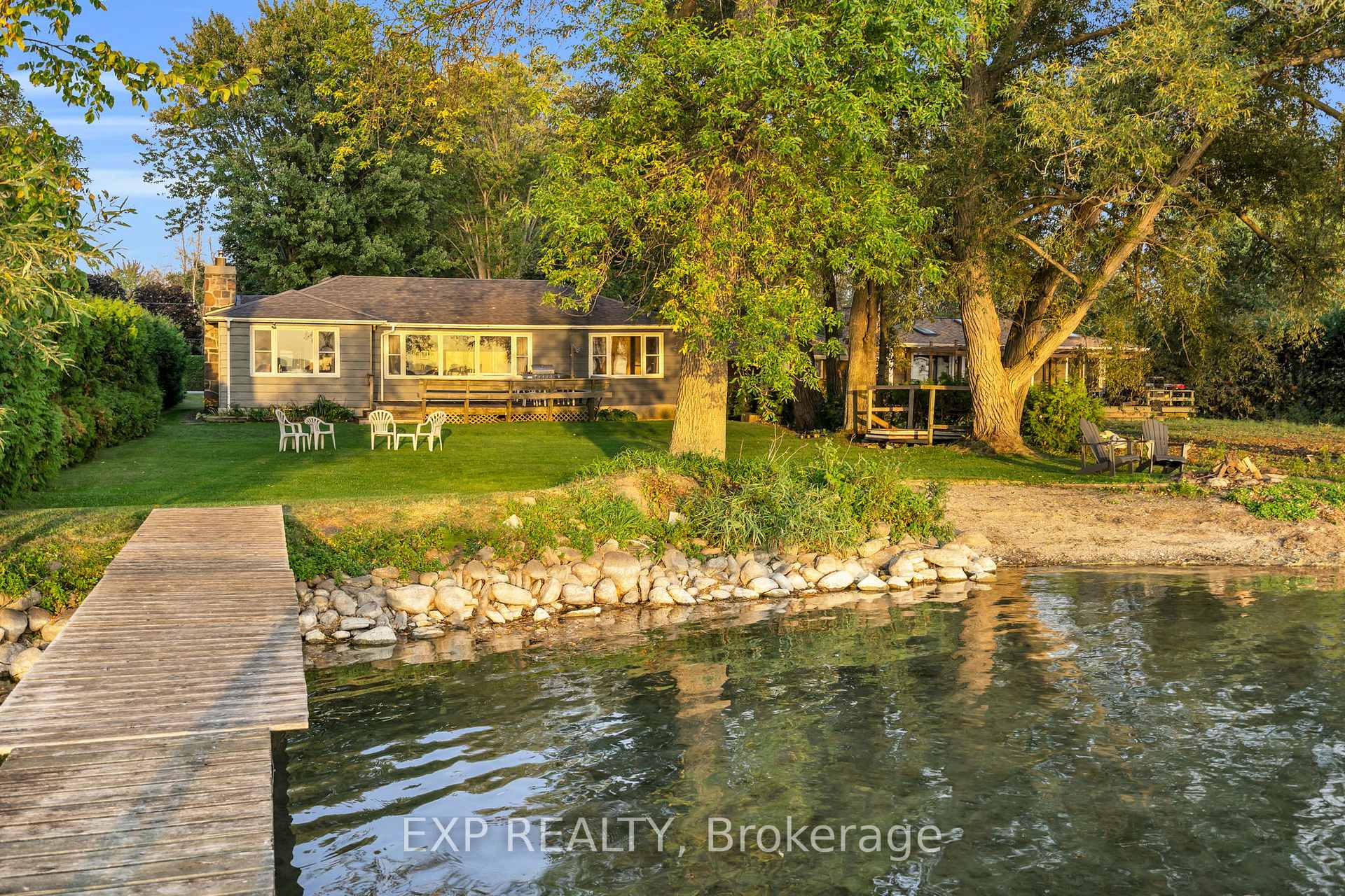 28 McRae Beach Road S, Georgina, ON L0E 1L0